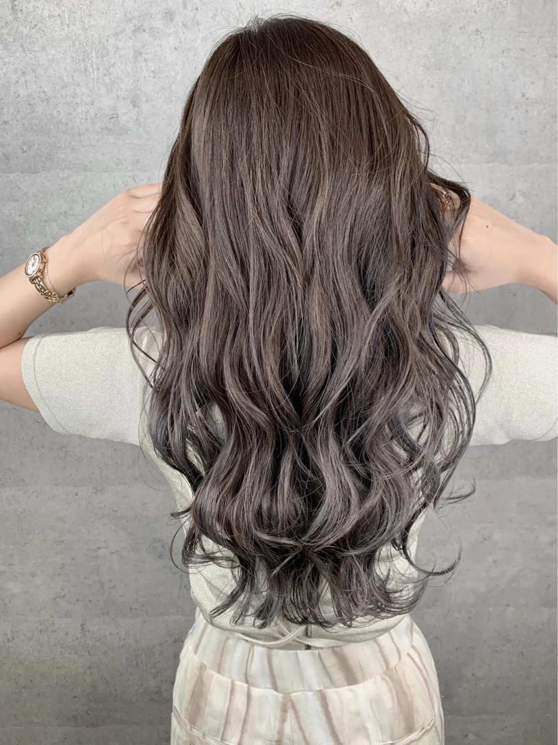 ロング _WHITE上本町店所属・_WHITE 上本町店のヘアスタイル