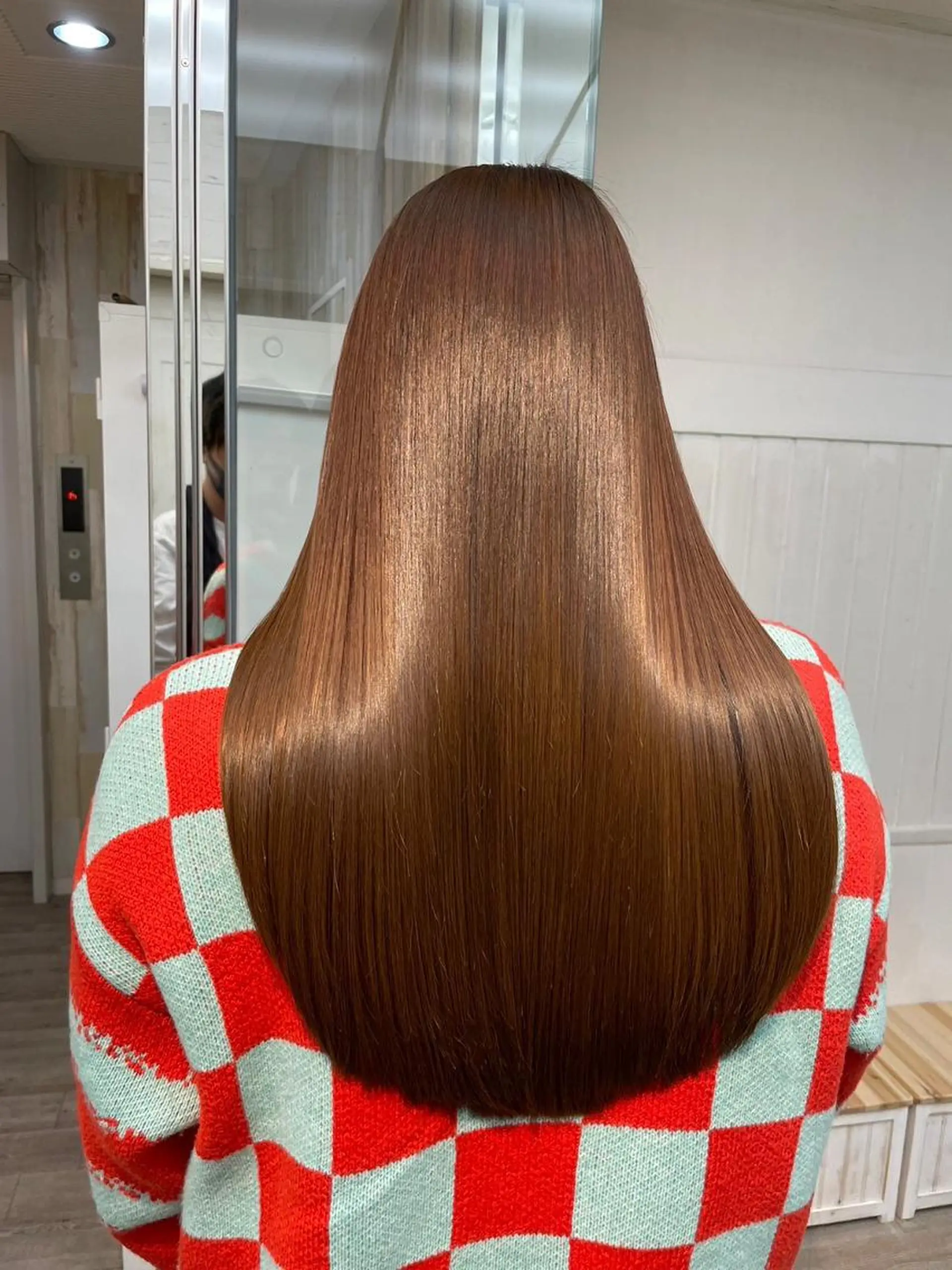 セミロング カラー パーマ ヘアアレンジ アディクシーカラー アッシュ バレイヤージュ ベージュカラー ブリーチ newi grande 横浜店のヘアスタイル