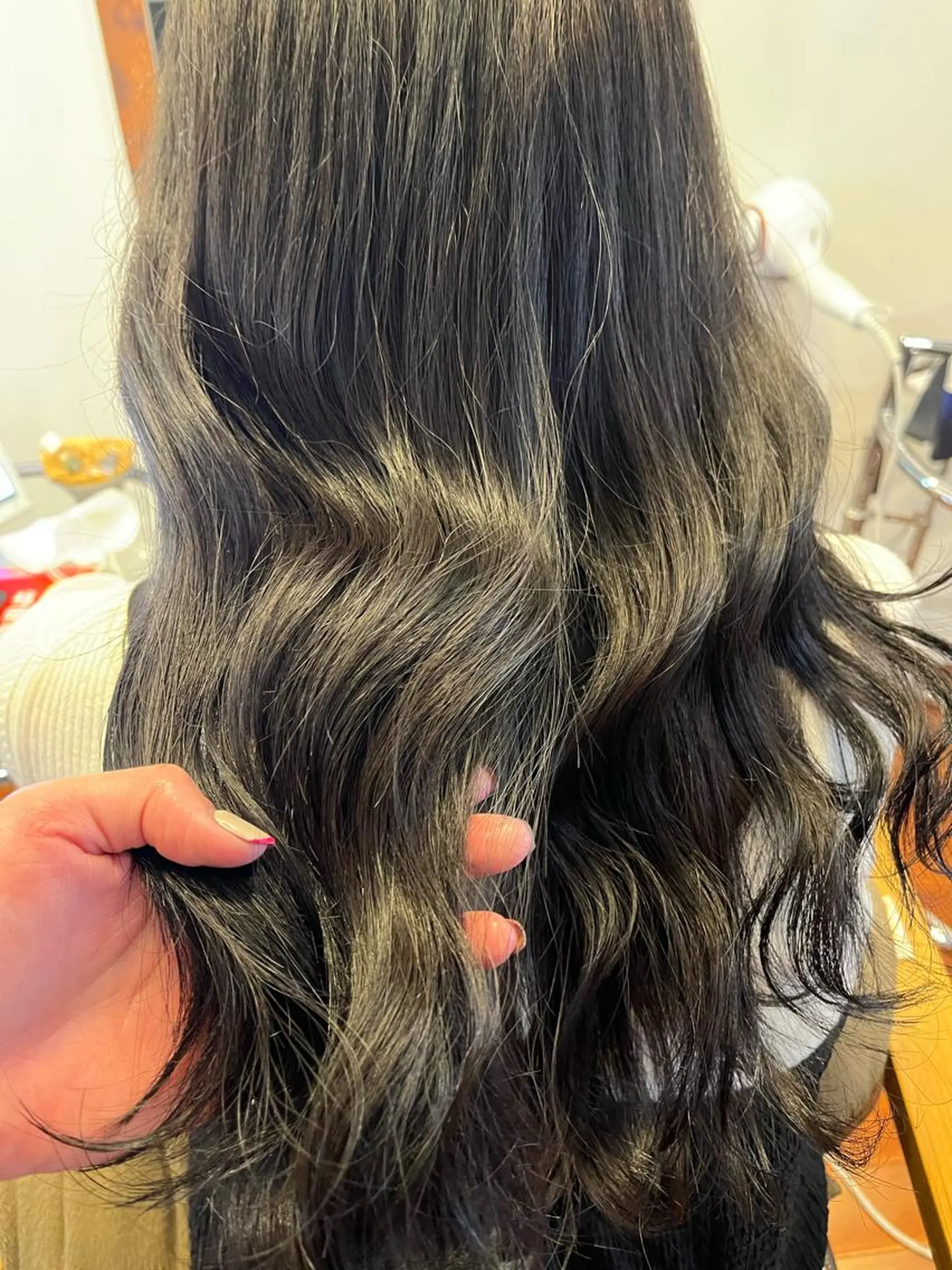 カラー えんぐちとも／透明感 カラー／博多ボブのヘアスタイル