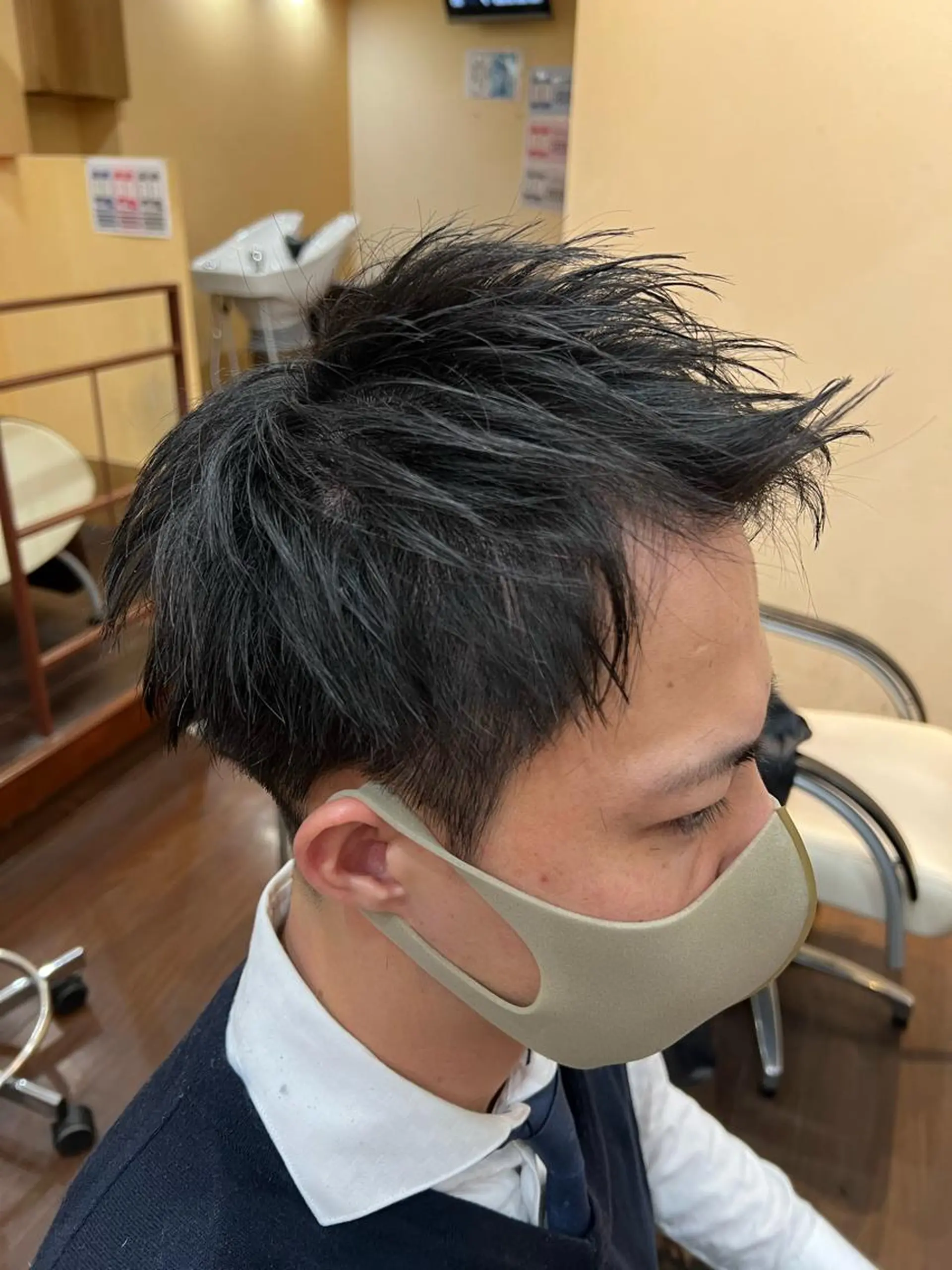 メンズ 刈り上げ まさき✂︎ブリーチ／ デザインカラーのヘアスタイル