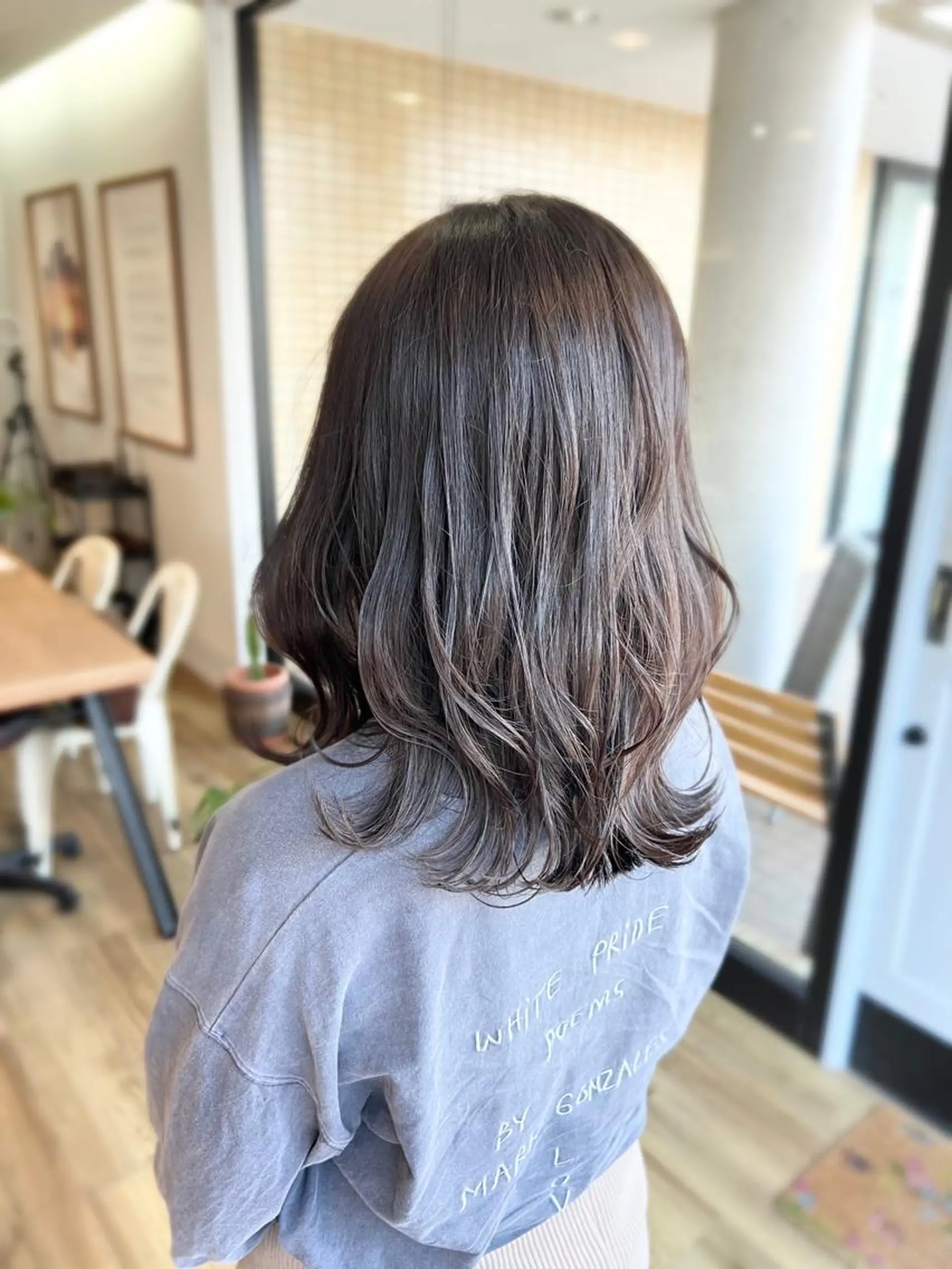 ミディアム カット ヘアカラー 堀 望美のヘアスタイル