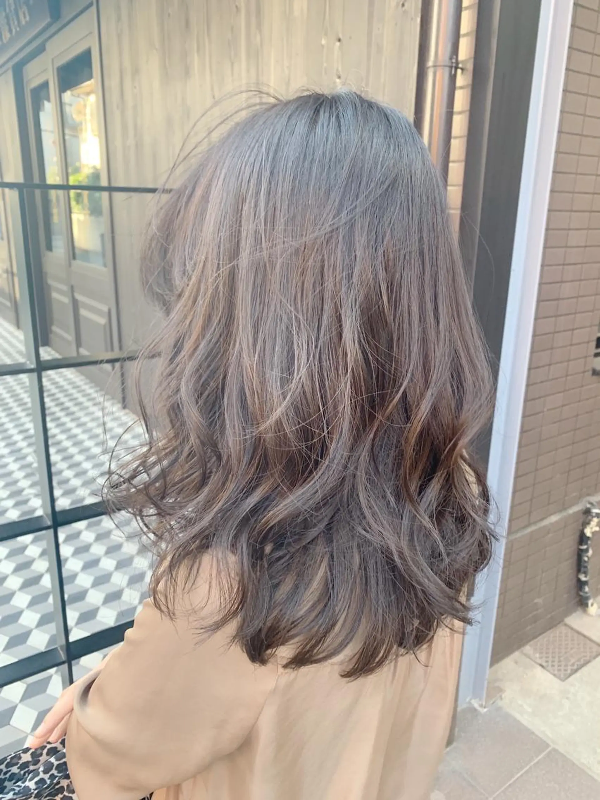 セミロング カラー ブリーチ グレージュ ブリーチなしカラー DUMBO所属・【完全マンツー 恵比寿】佐藤 翔のヘアスタイル