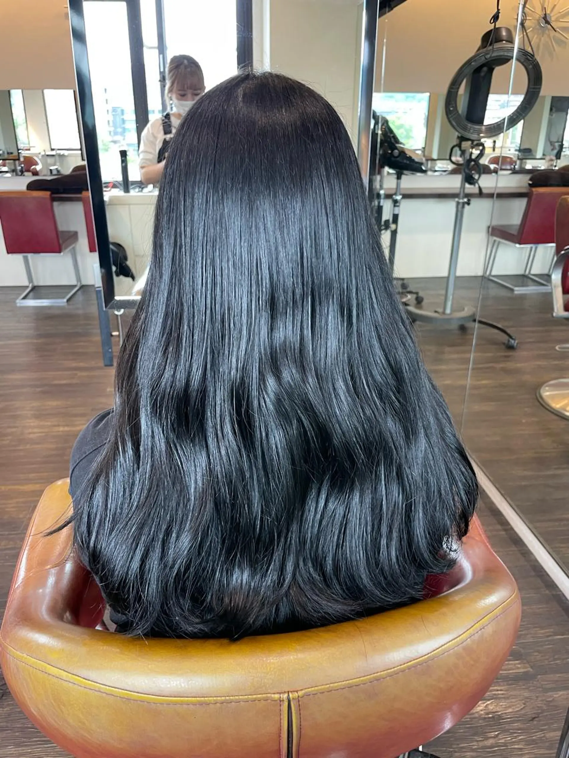 ロング カラー 黒髪 カット 佐藤 綾郁のヘアスタイル