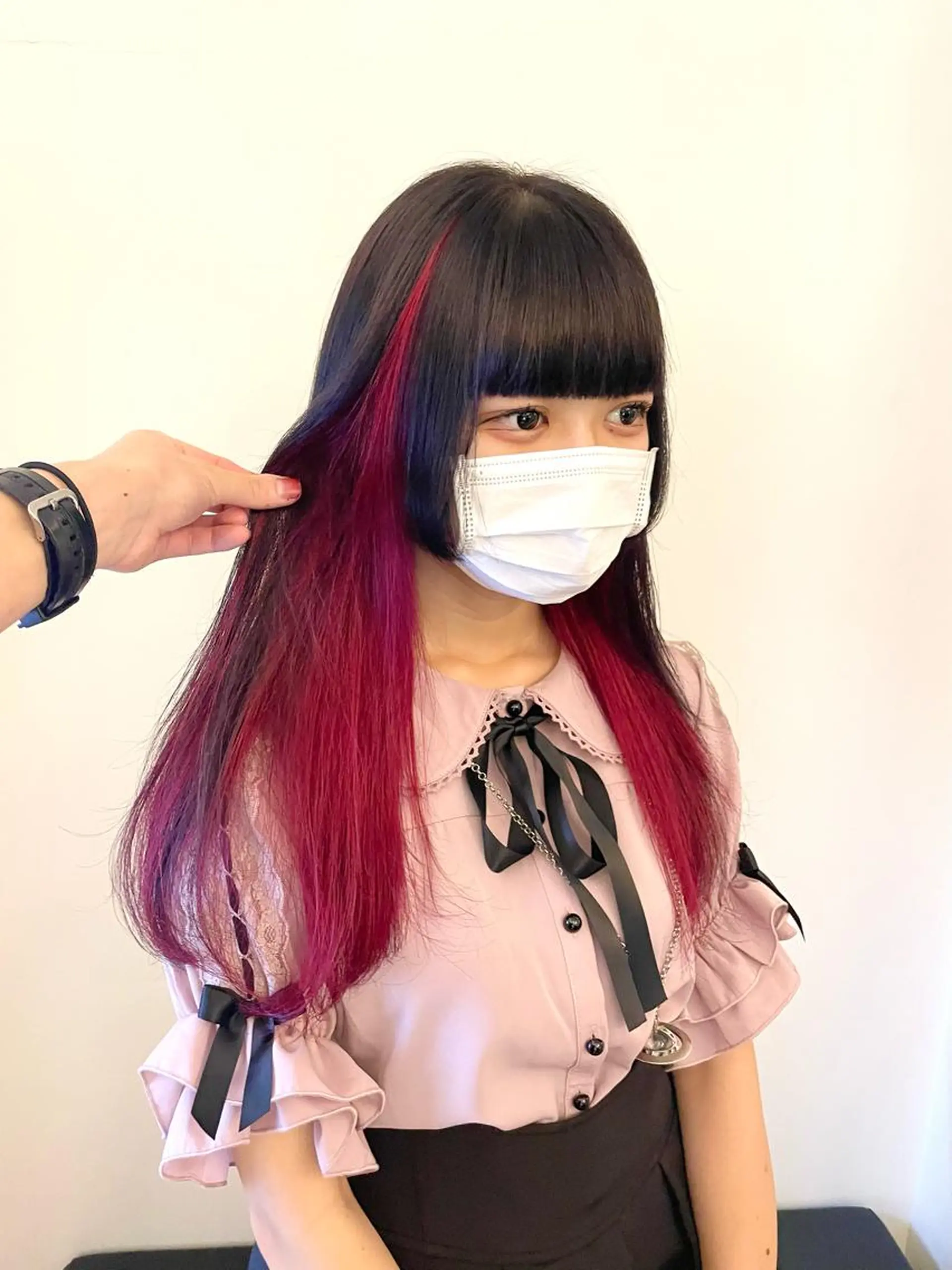 ロング カラー レッドカラー カット ヘアカラー トリートメント ダメージレスブリーチ HIROSHIのヘアスタイル