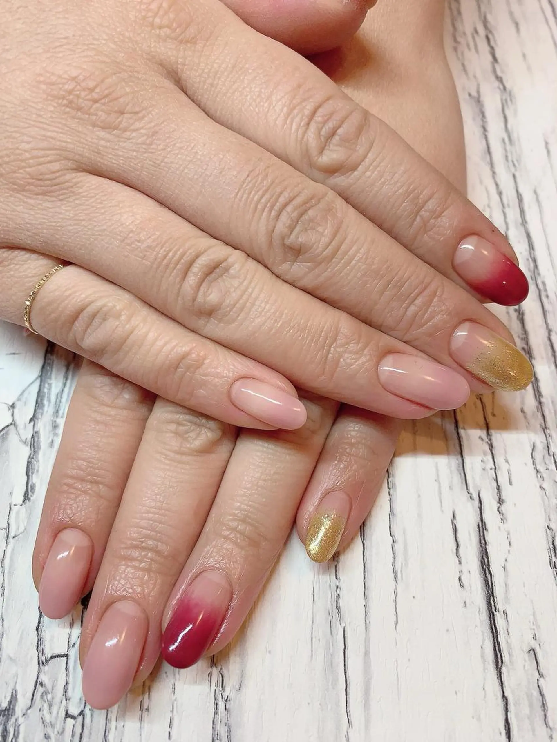 ネイル フレンチネイル ジェルネイル グラデーション atelier chic+所属・atelier chic+のネイルデザイン