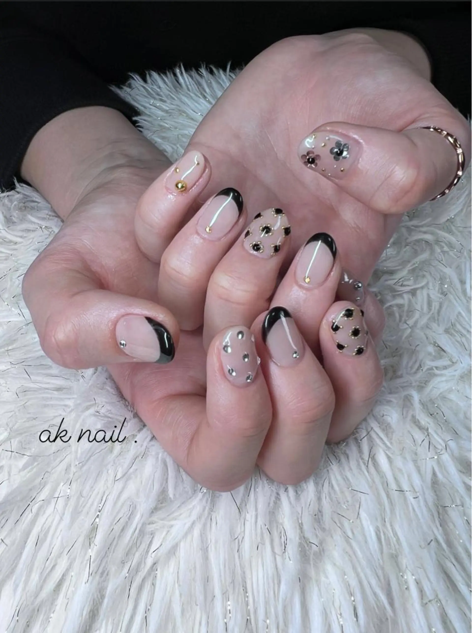 ミディアム ネイル ak nail .のネイルデザイン