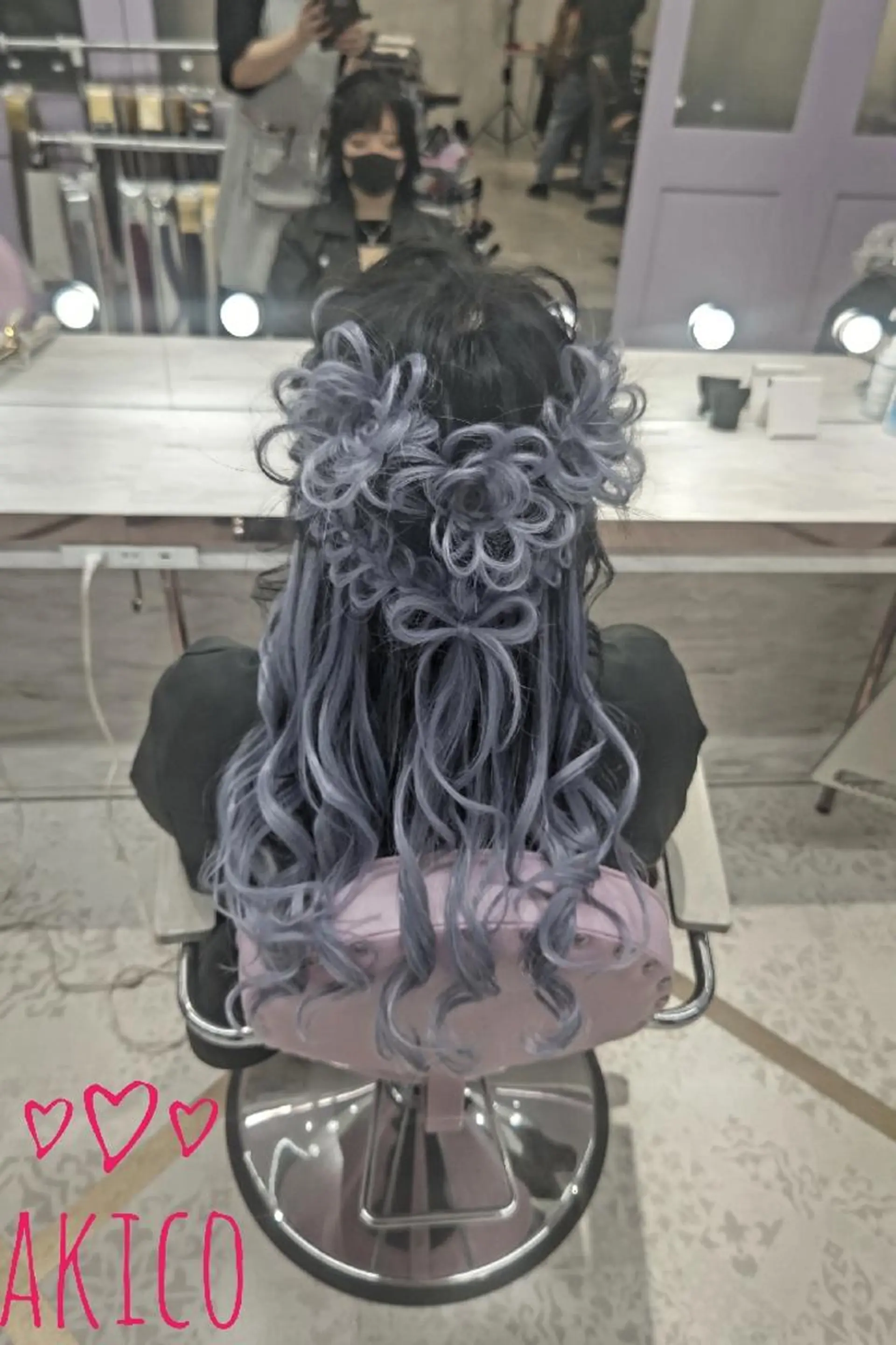 ロング エクステ ウルフカット LUXBE GALLERY なんば駅前店所属・ラックスビーギャラリ ー AKICOのヘアスタイル