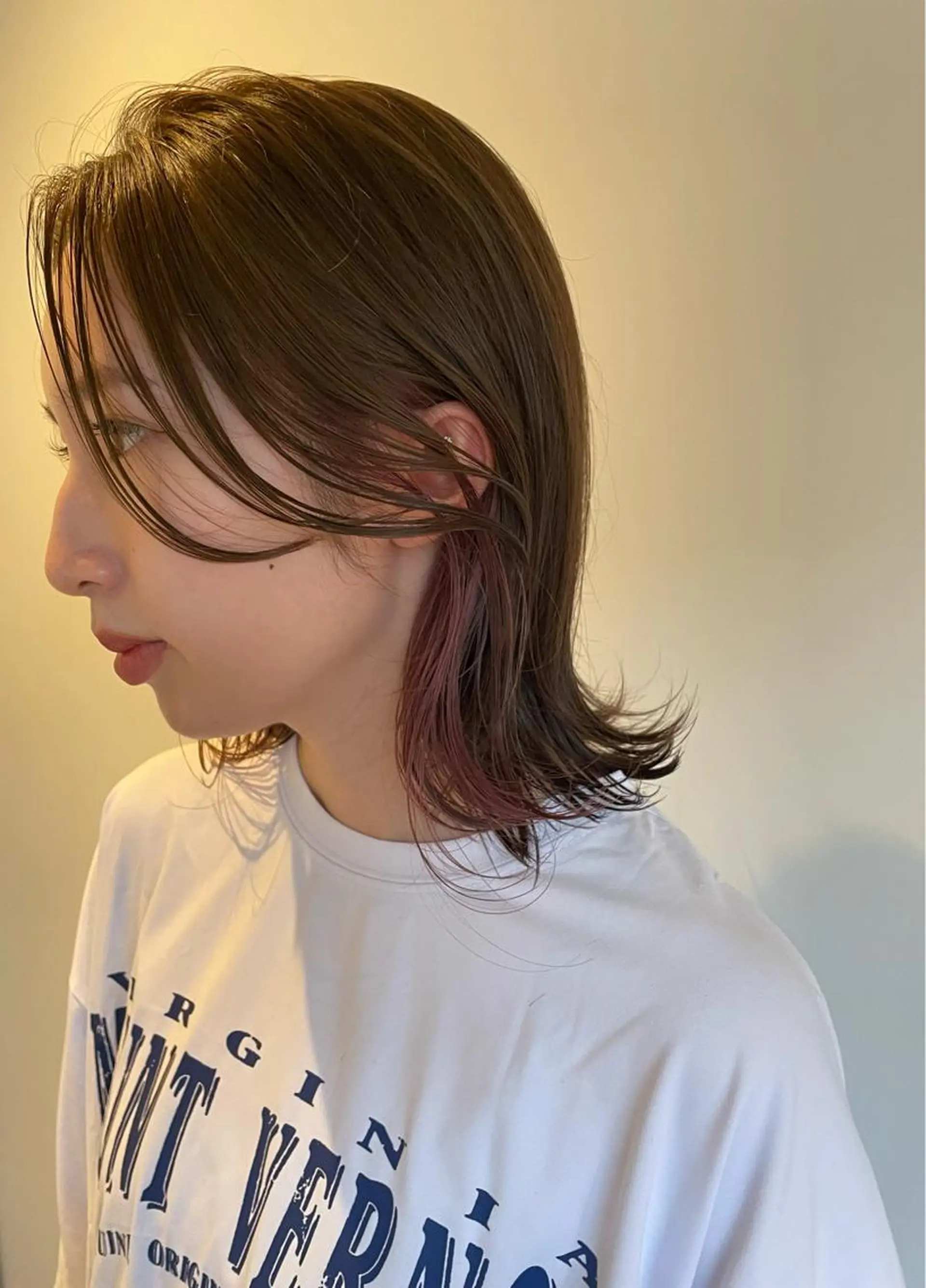 ミディアム カラー ヘアカラー トリートメント MIU/ルーツカラー ボブ/顔周りレイヤーのヘアスタイル