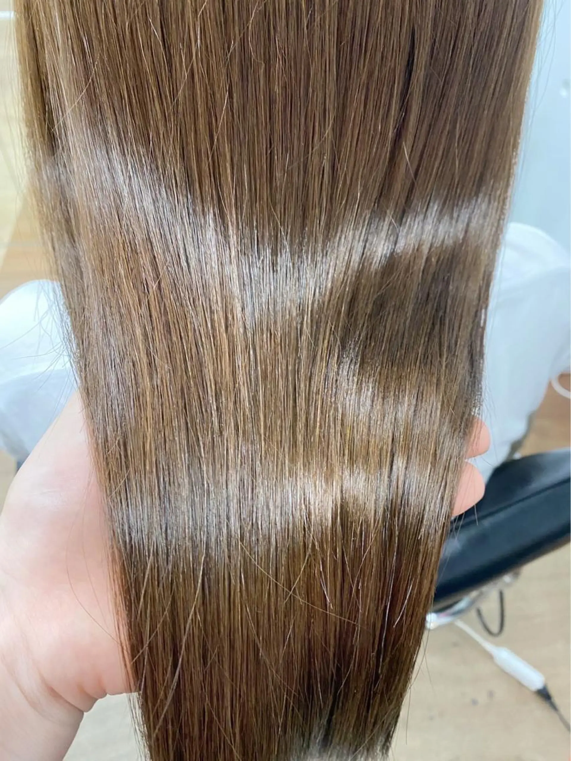 セミロング 縮毛矯正 柔らかストレート /透け感ツヤカラーのヘアスタイル