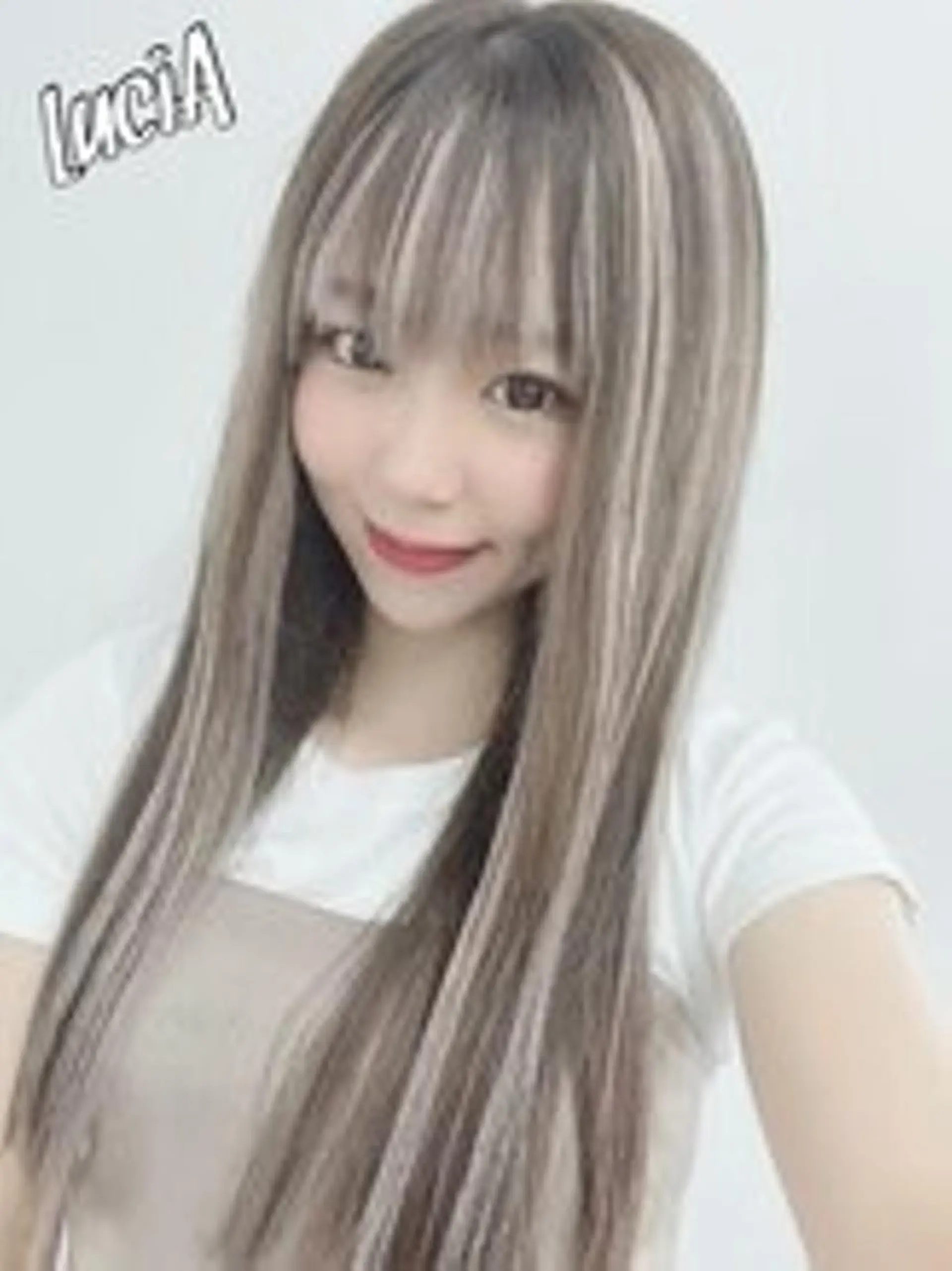 カラー ヘアアレンジ ロング LuciA RIANAのヘアスタイル