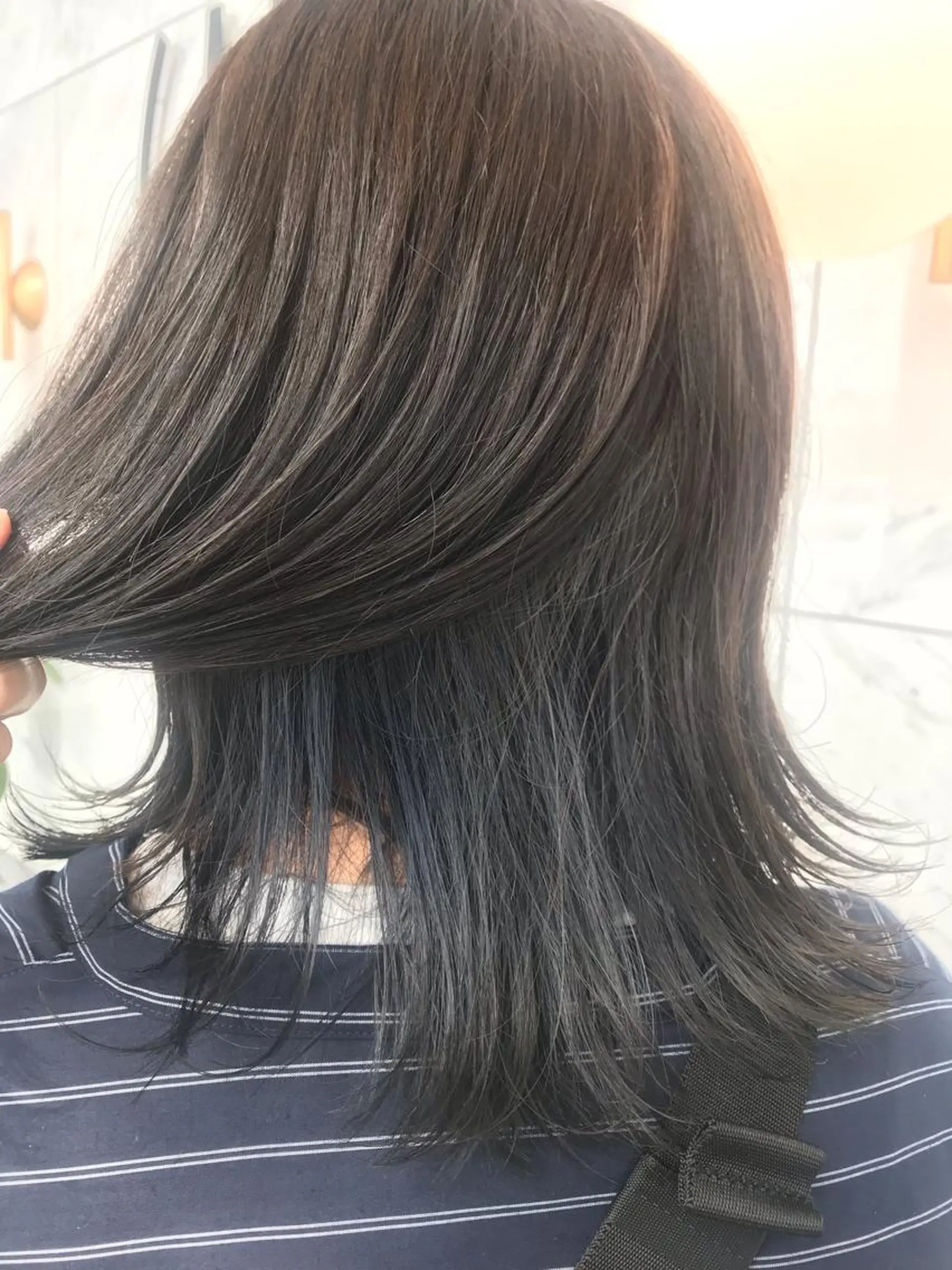 ミディアム カラー アッシュ グレージュ インナーカラー 茂木 結希のヘアスタイル