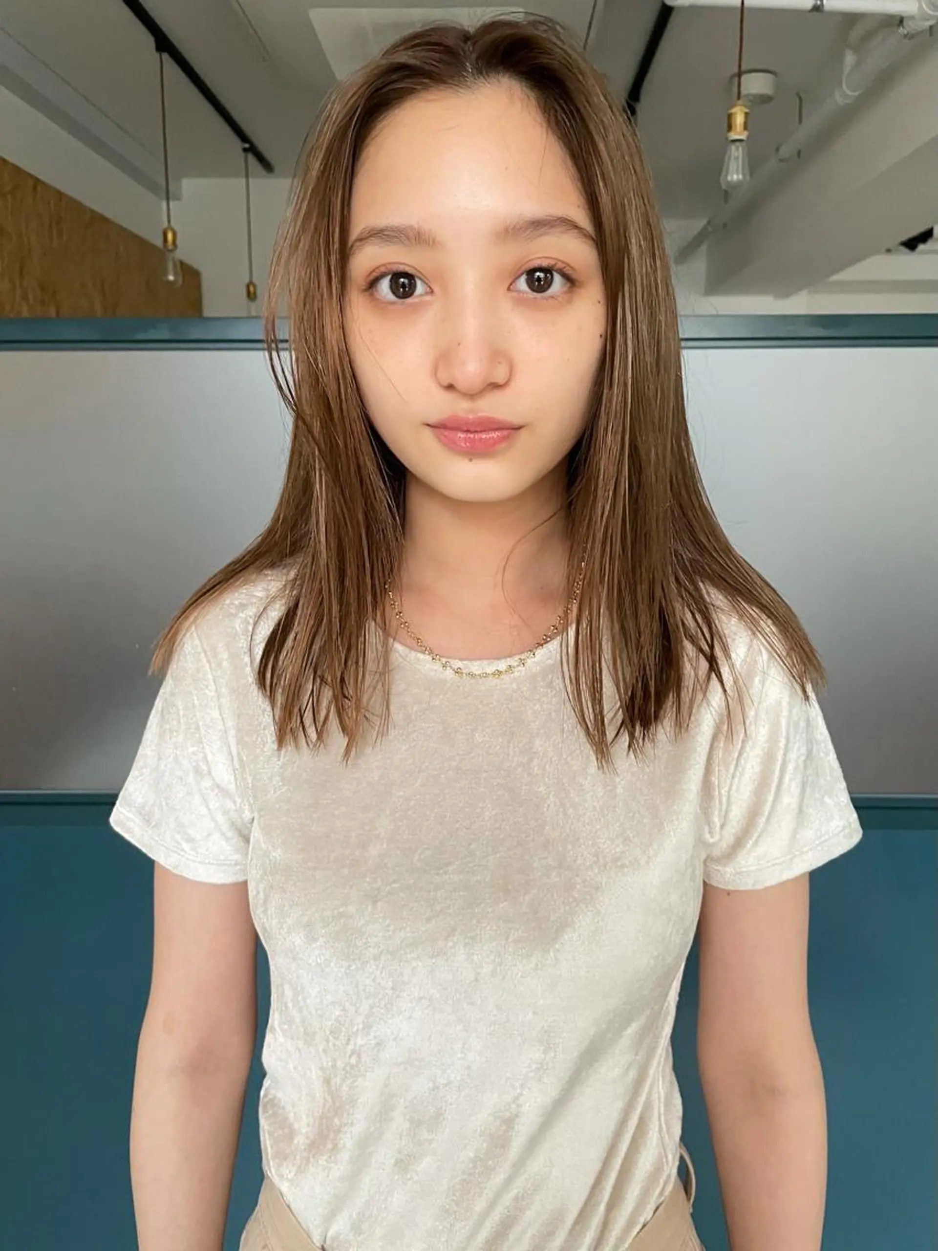 ミディアム カラー パーマ ヘアアレンジ ネイル マツエク・マツパ ベージュカラー トレンド眉🌈✨ arisaの眉毛・アイブロウイメージ