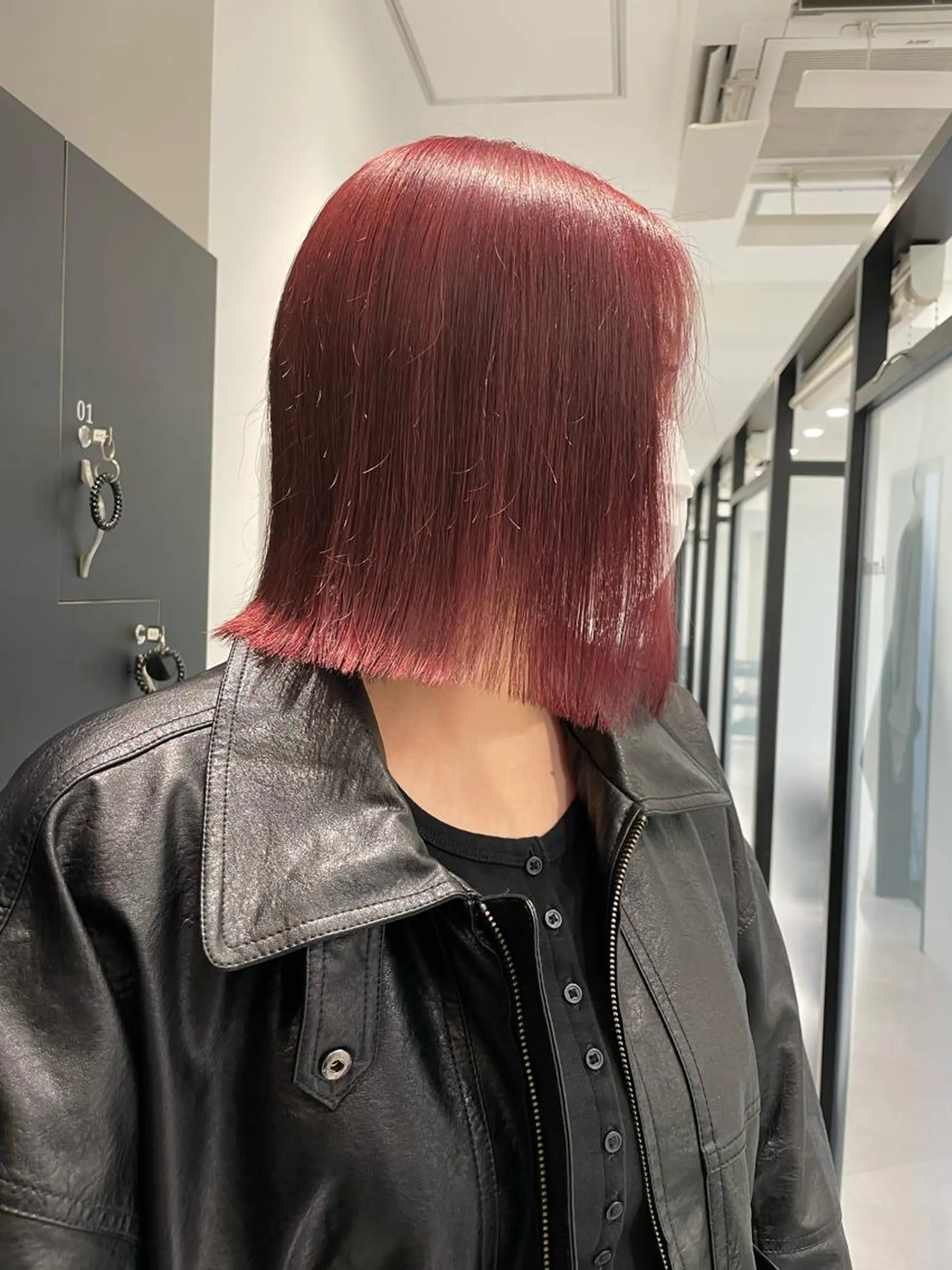 ショート カラー ピンクカラー レッドカラー ボブ カット ヘアカラー トリートメント ヘアセット メンズ特化 パーマ/オザワのヘアスタイル