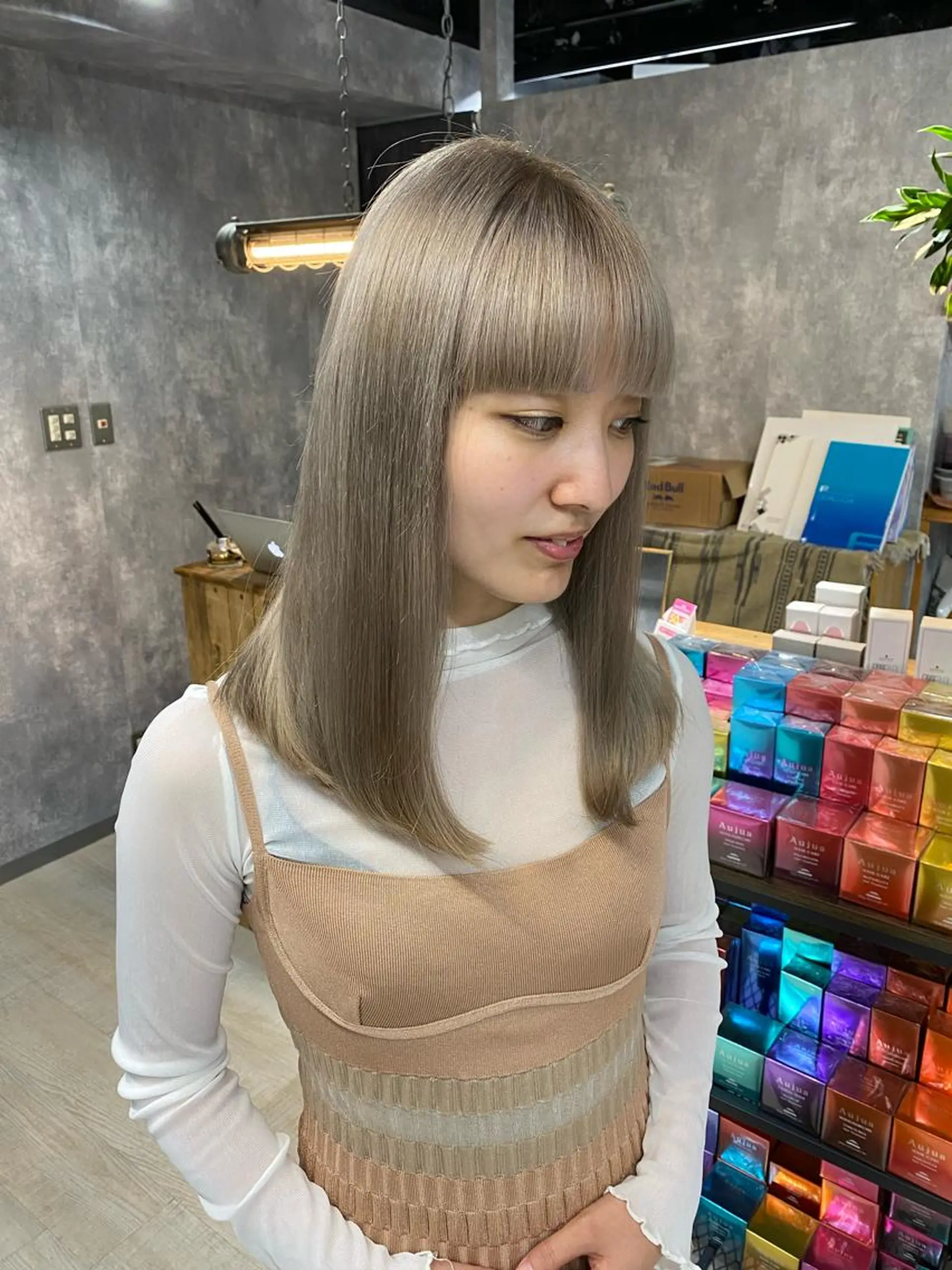 セミロング カラー バレイヤージュ ブリーチ ケアブリーチ ダブルカラー イヤリングカラー カット ヘアカラー トリートメント ヘアセット 【.ico】心斎橋 飛田ゆうきのヘアスタイル