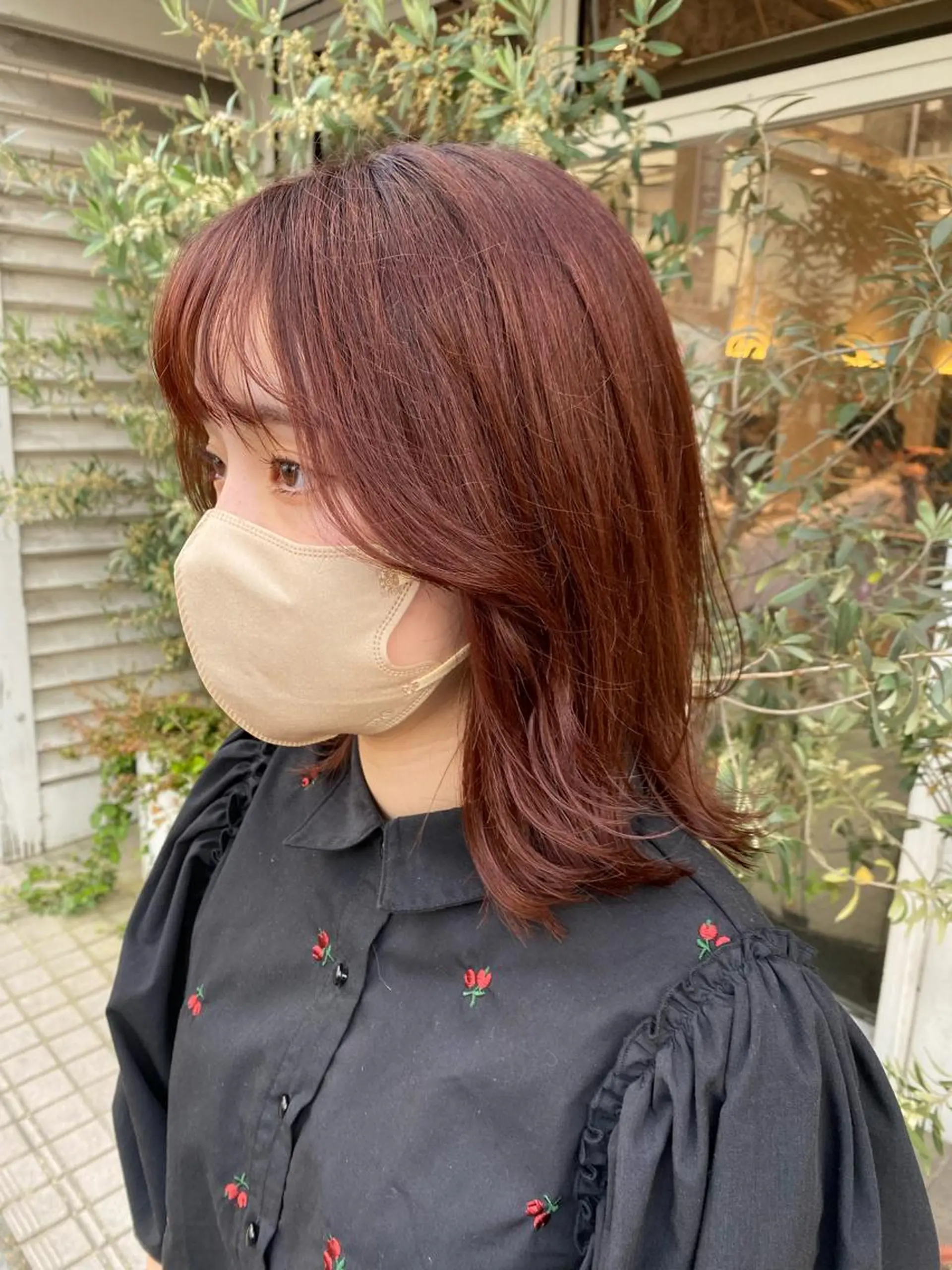 ミディアム カラー ブリーチ ブリーチなしカラー レッドカラー HOLIDAYS CARE&SPA所属・キクチ ホナミのヘアスタイル