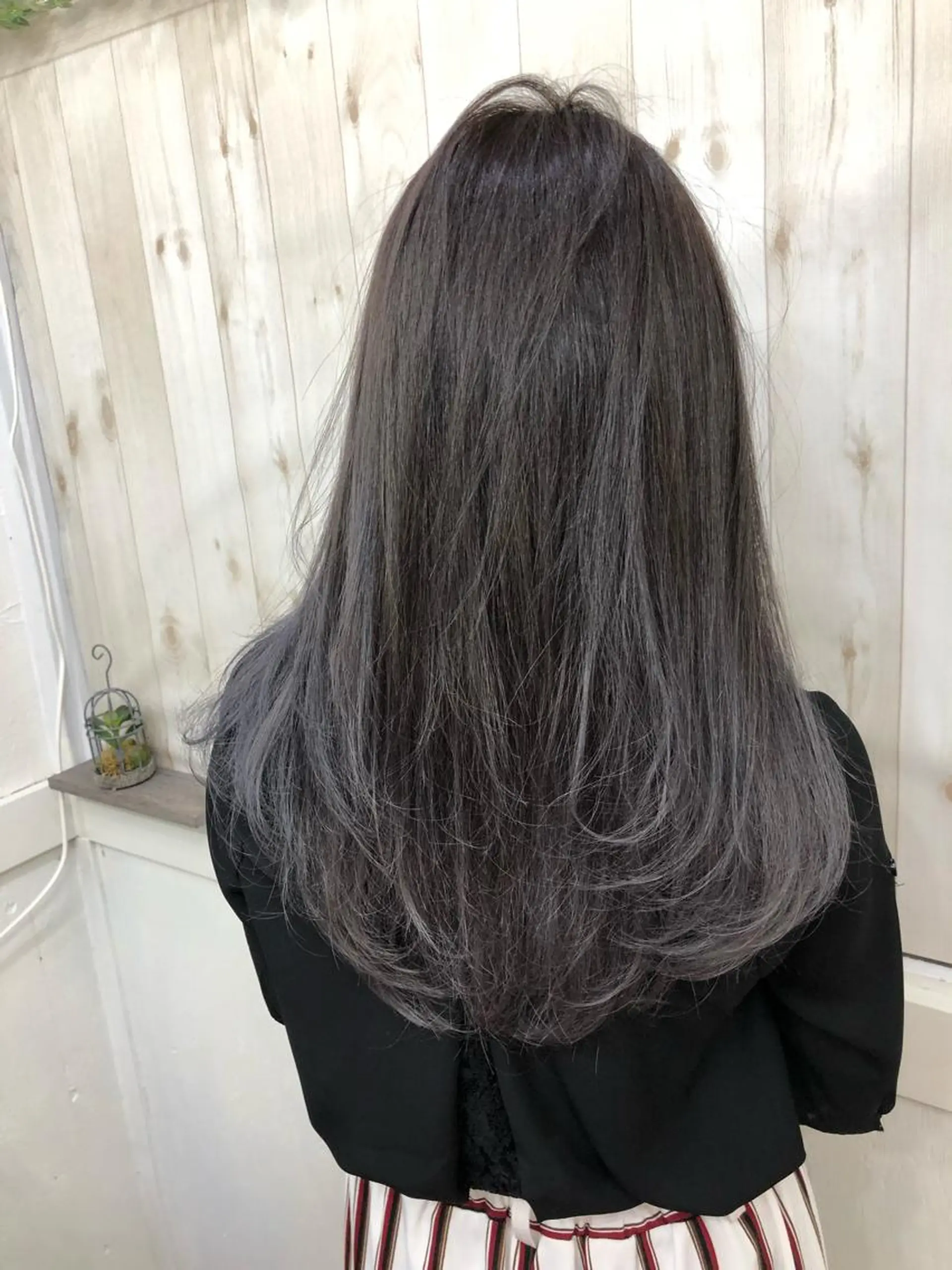 ロング カラー グレージュ ラベンダーカラー ラベンダーグレージュ ラベンダーグレー レイヤーカット カット ヘアカラー FERNA池袋所属・マンツーマン施術✂︎ 金田尚久🎨のヘアスタイル