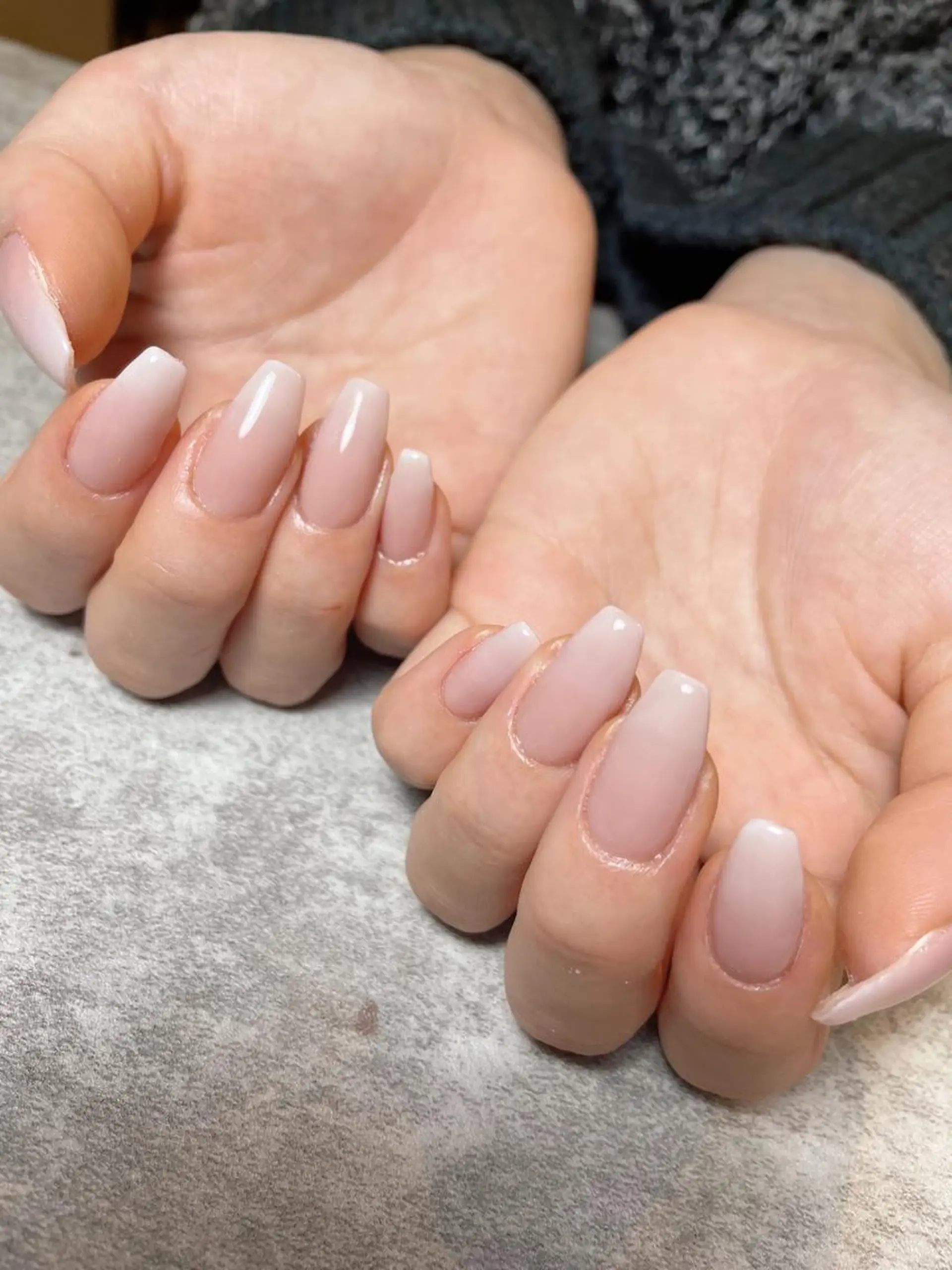 ネイル グラデーション オフィスネイル シンプルネイル ホワイト ハンドネイル ma riのネイルデザイン