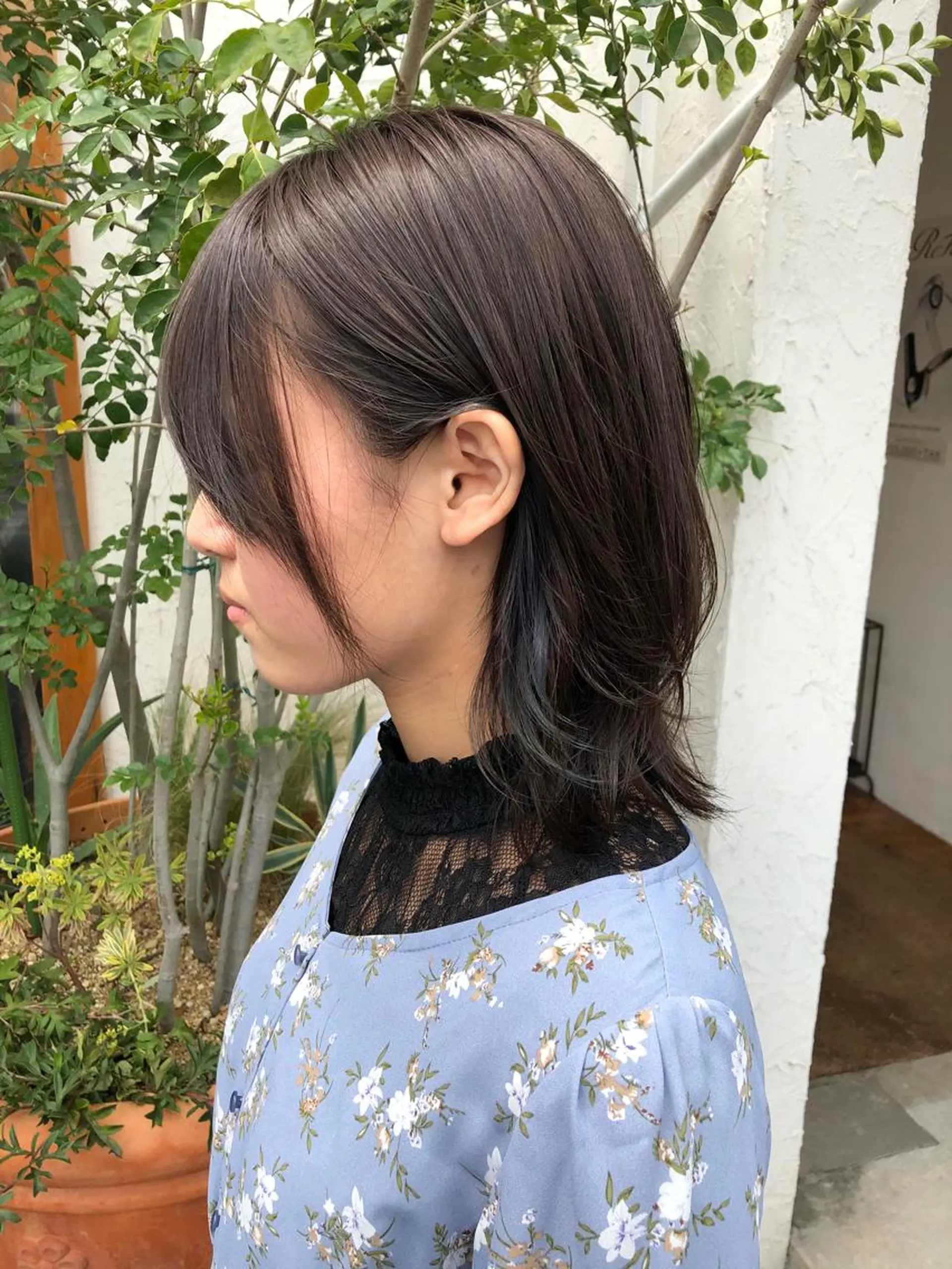 ミディアム カラー 細沼 葵のヘアスタイル