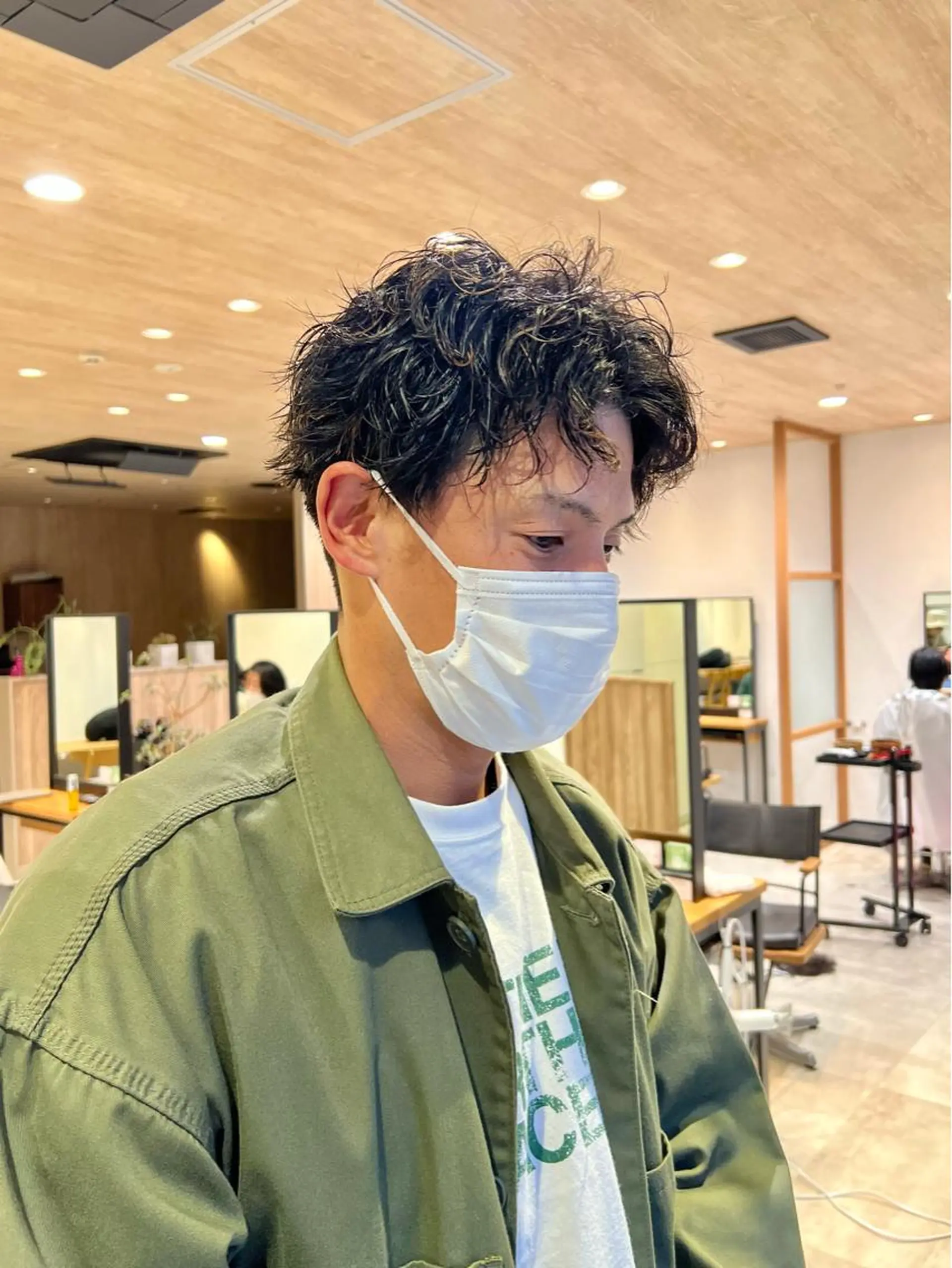 ショート メンズ メンズパーマ Oasisgarden所属・レイヤー/ブリーチ MOMOのヘアスタイル