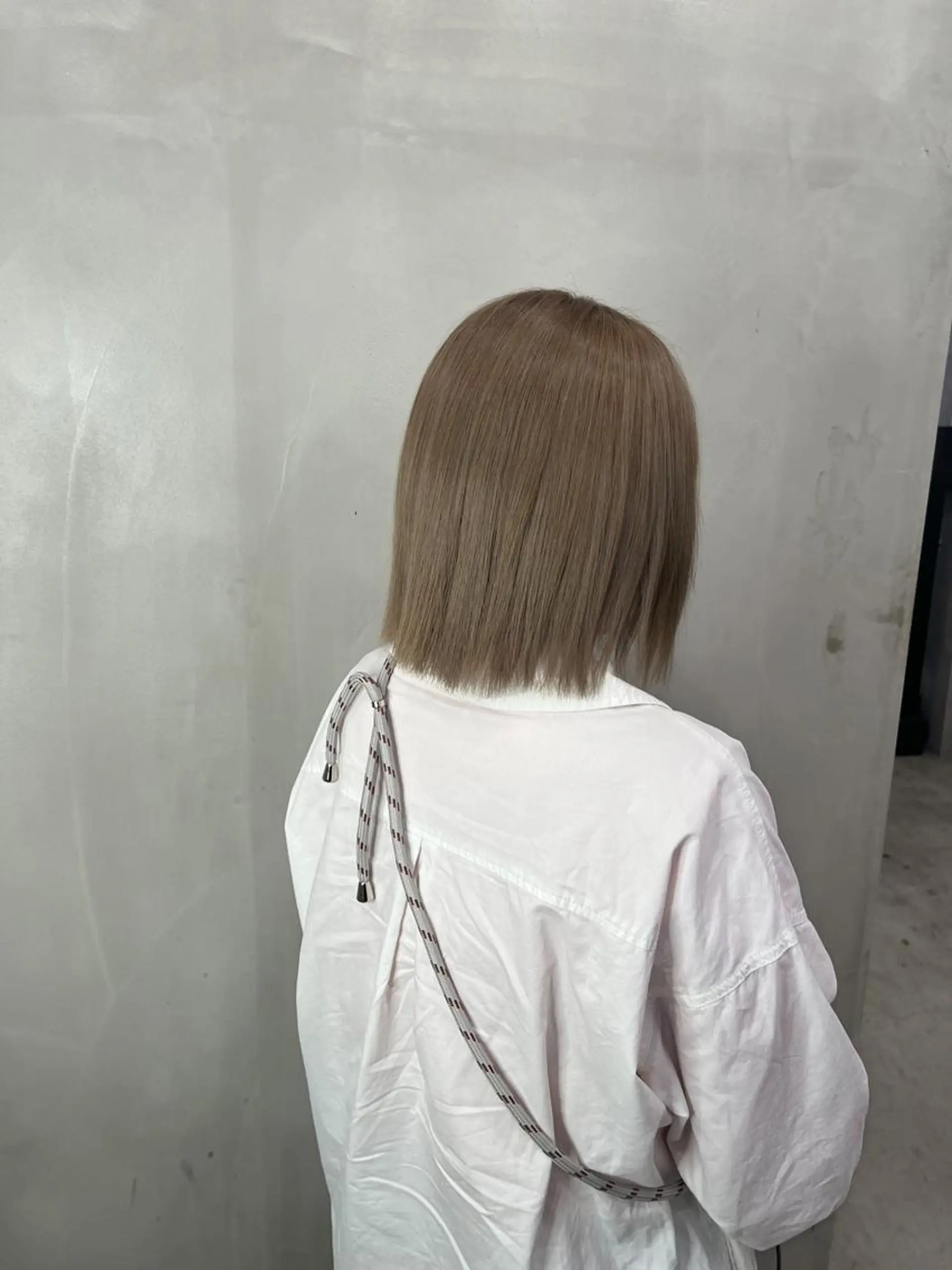 ショート カラー ベージュカラー ミルクティーベージュ SIUN所属・とうだだいき 美髪縮毛矯正/艶髪のヘアスタイル