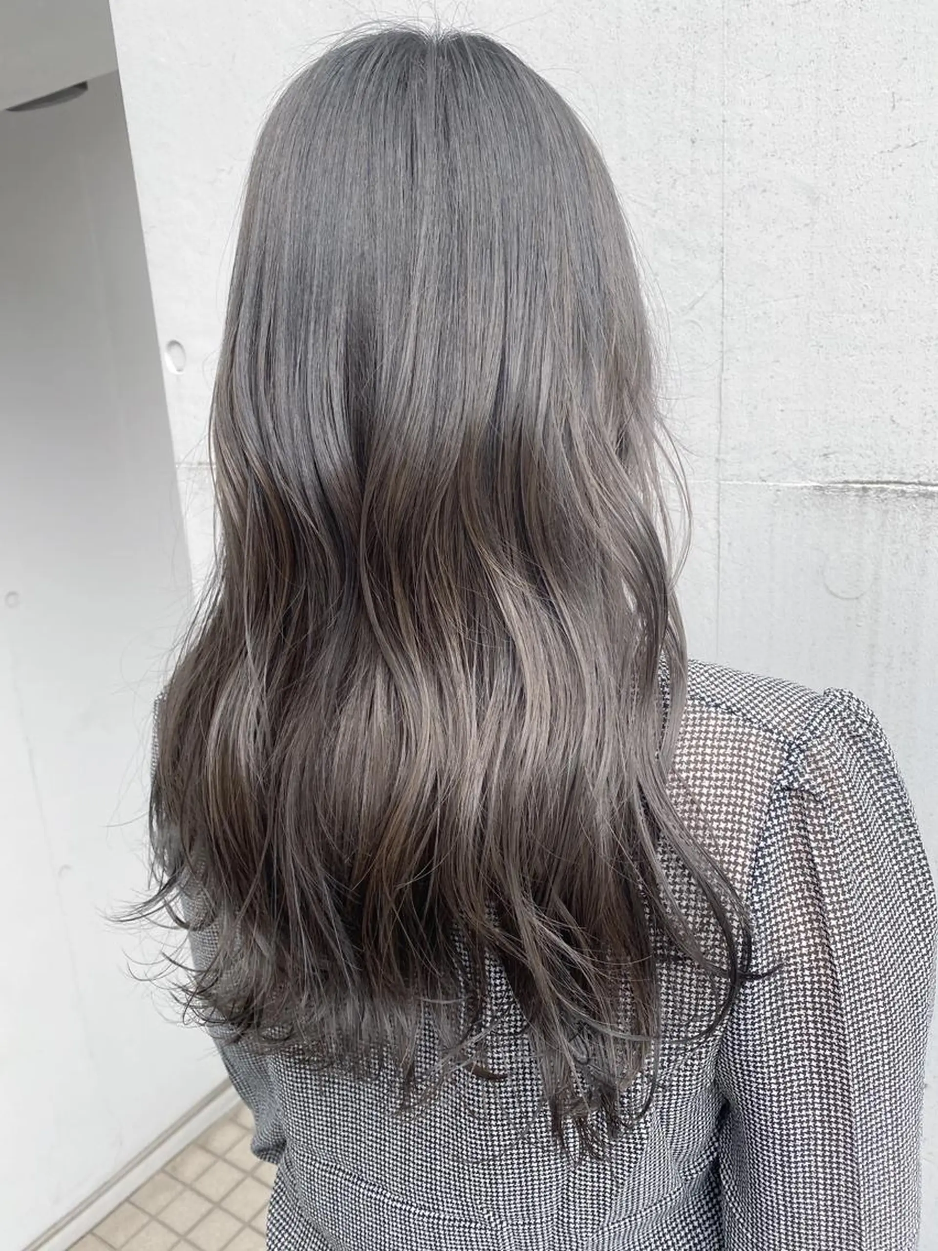 セミロング カラー ヘアアレンジ アディクシーカラー アッシュ アッシュブラック アッシュブラウン アッシュグレー ヘアカラー トリートメント ヘアセット ✨ハイクオリティ✨ 山本香也のヘアスタイル