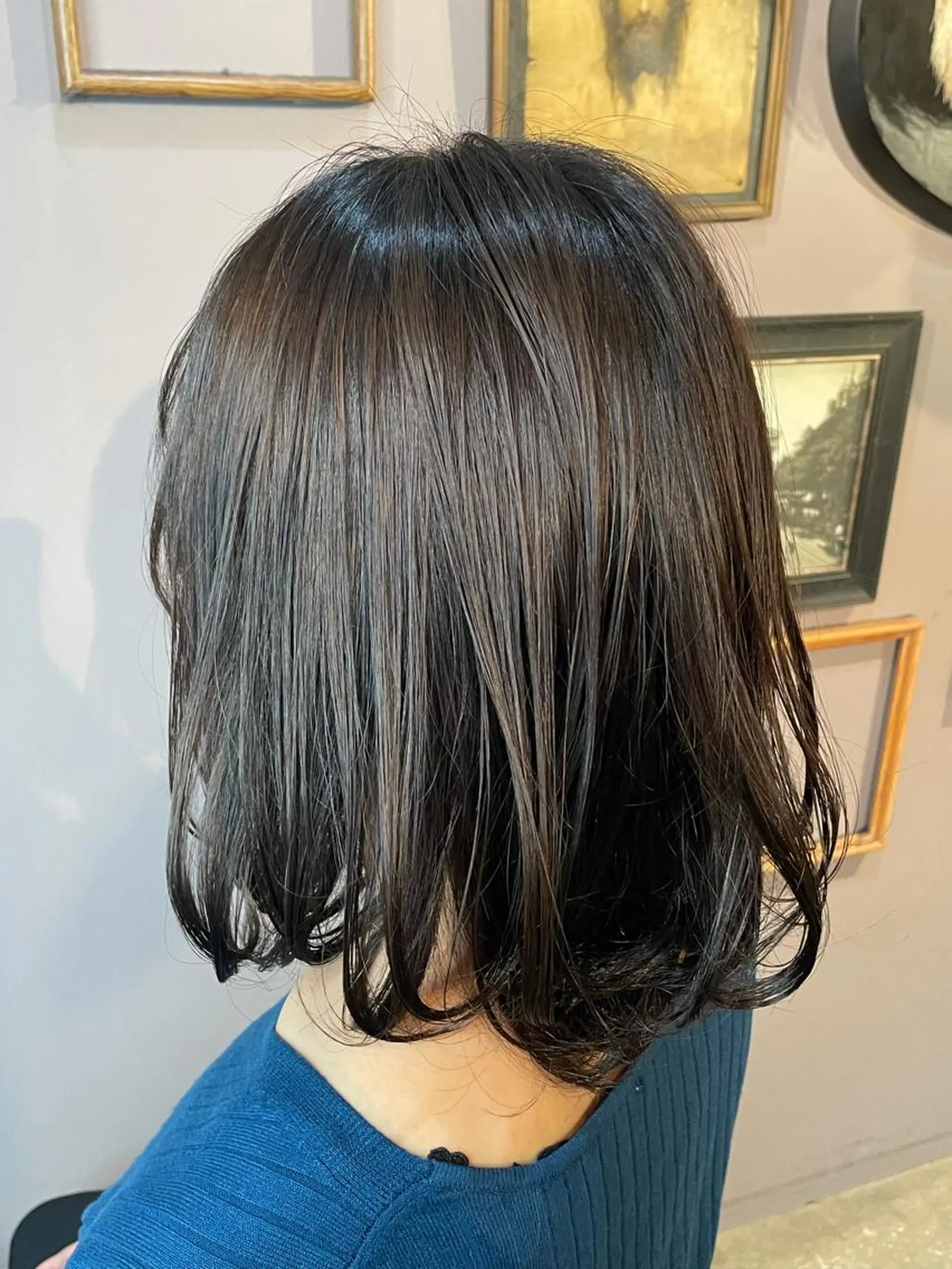 ミディアム アッシュ STELLA 小林優真のヘアスタイル