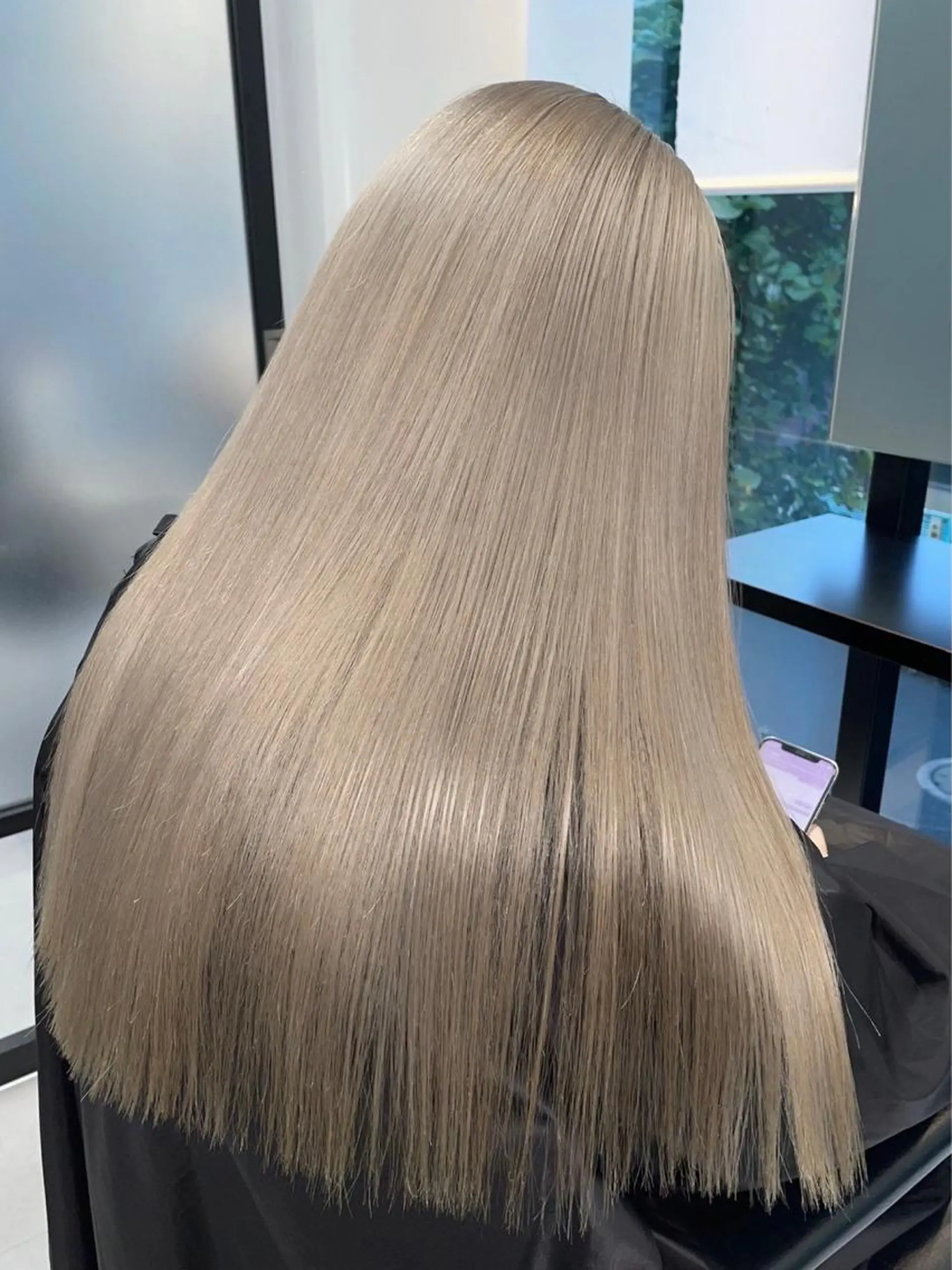 ロング カラー ベージュカラー ミルクティーベージュ 特別モデル価格 タカシマイッセイのヘアスタイル