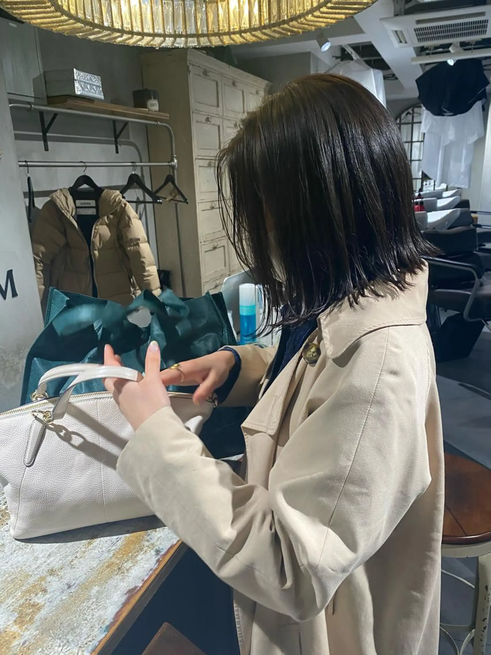 ミディアム ボブ 外ハネヘア カット トリートメント デザインカラー/パー マ🦖外岡咲希🦖のヘアスタイル