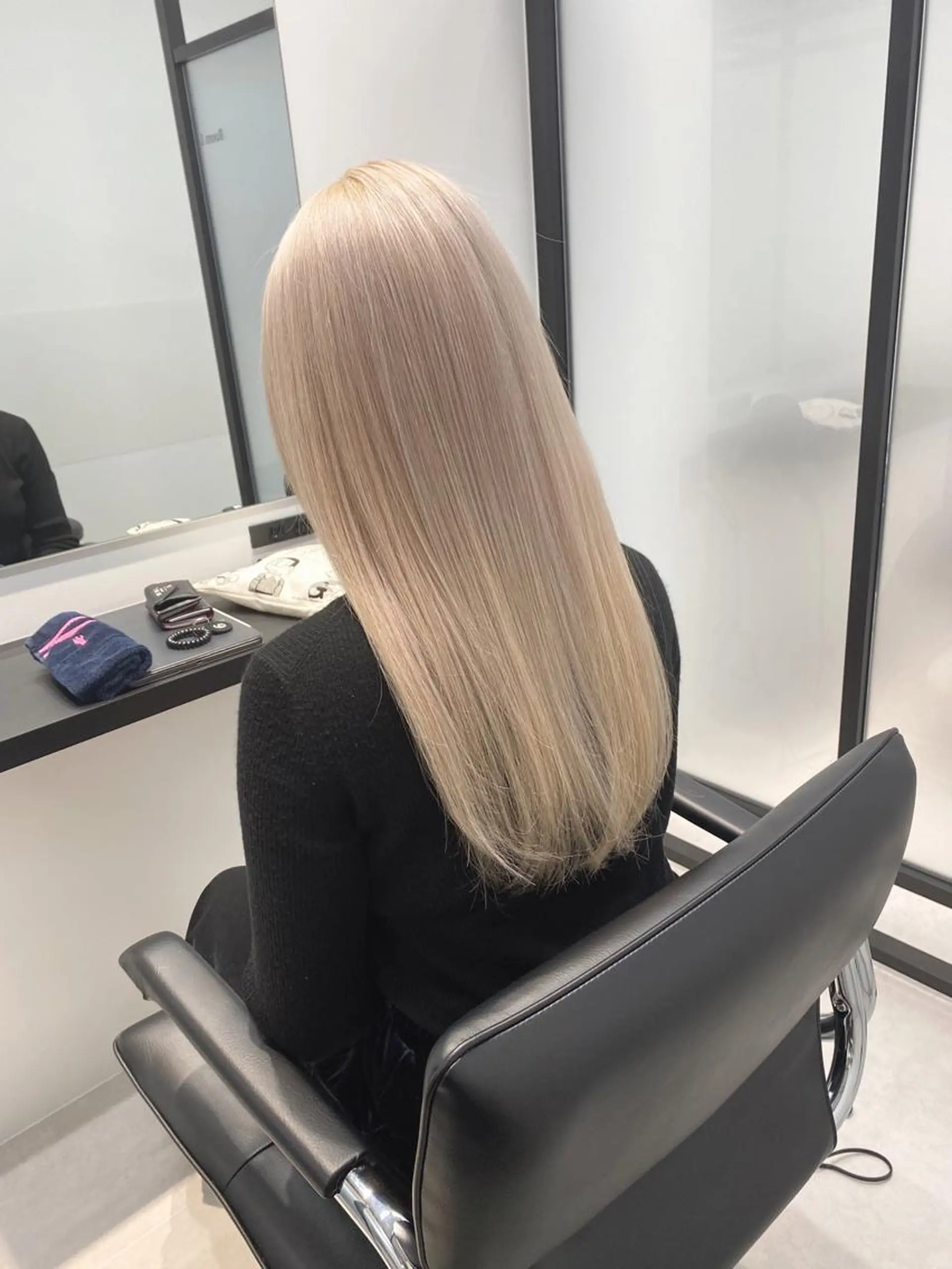 セミロング カラー La fith liebe 京都駅前店所属・🌈ブリーチ特化🌈 MINATOのヘアスタイル