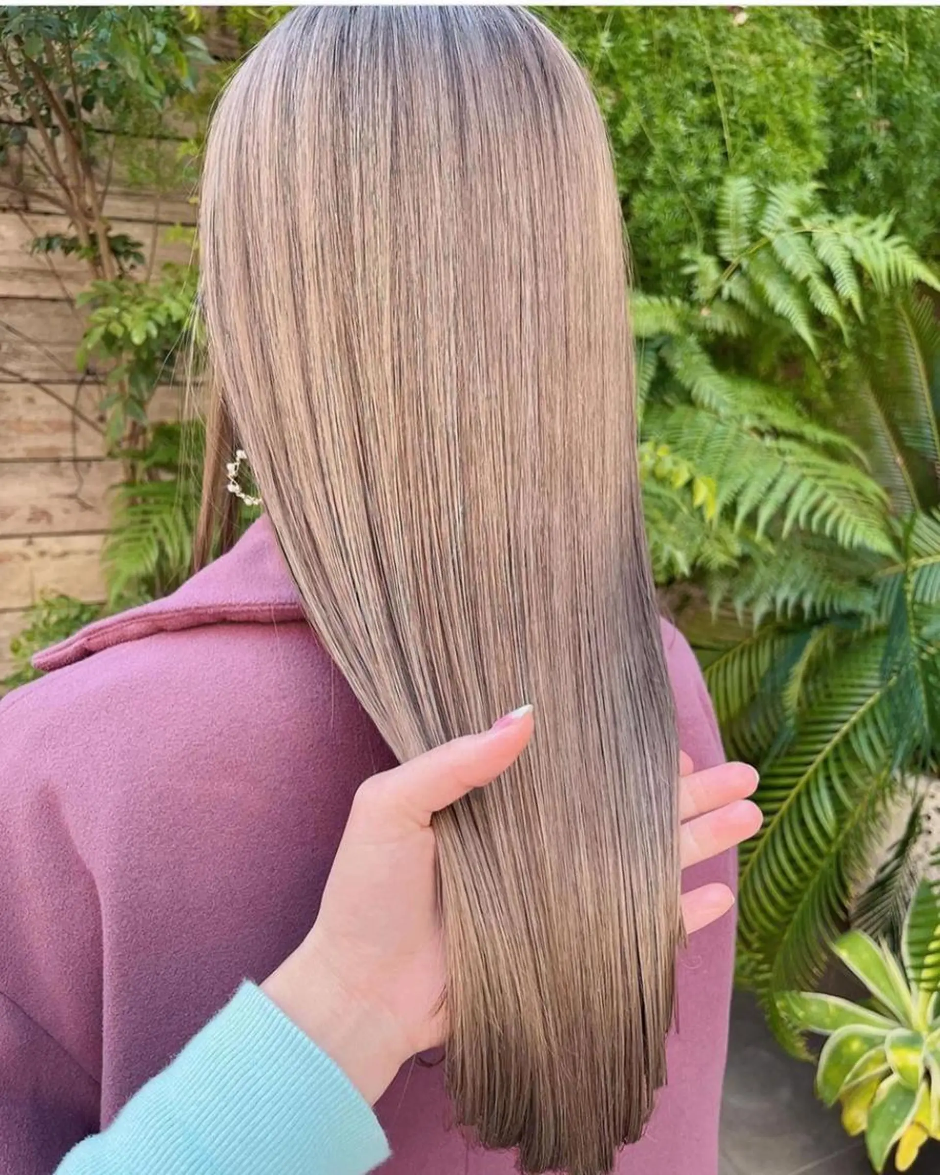 ミディアム カラー ヘアアレンジ ベージュカラー 透明感カラー グラデーションカラー ハイライトカラー ハイトーンカラー 韓国/髪質改善💘 櫻井かれんのヘアスタイル