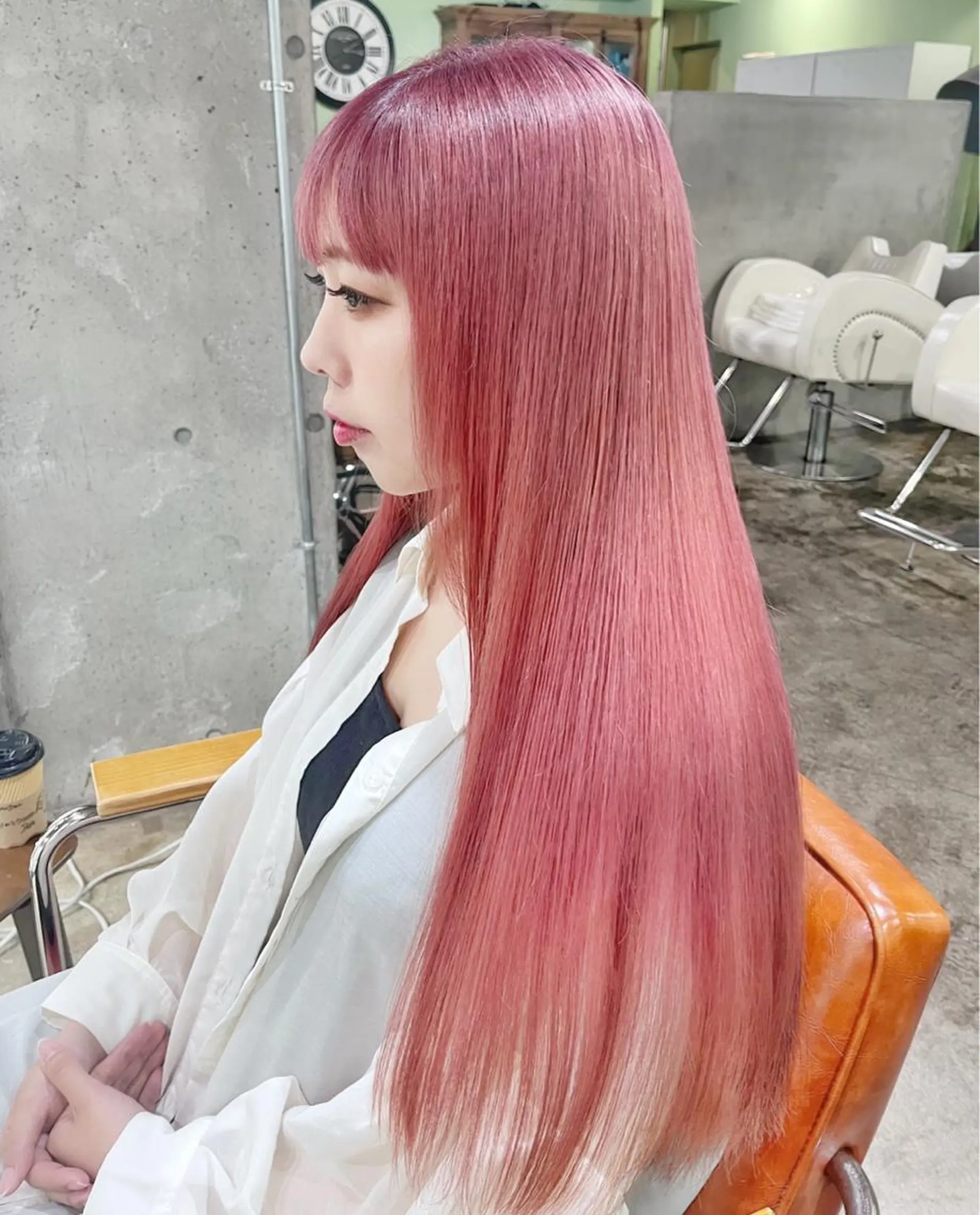 ロング カラー ヘアアレンジ ブリーチ ヘアカラー ピンクカラー🩷 ヘアセットＮＯ.1のヘアスタイル