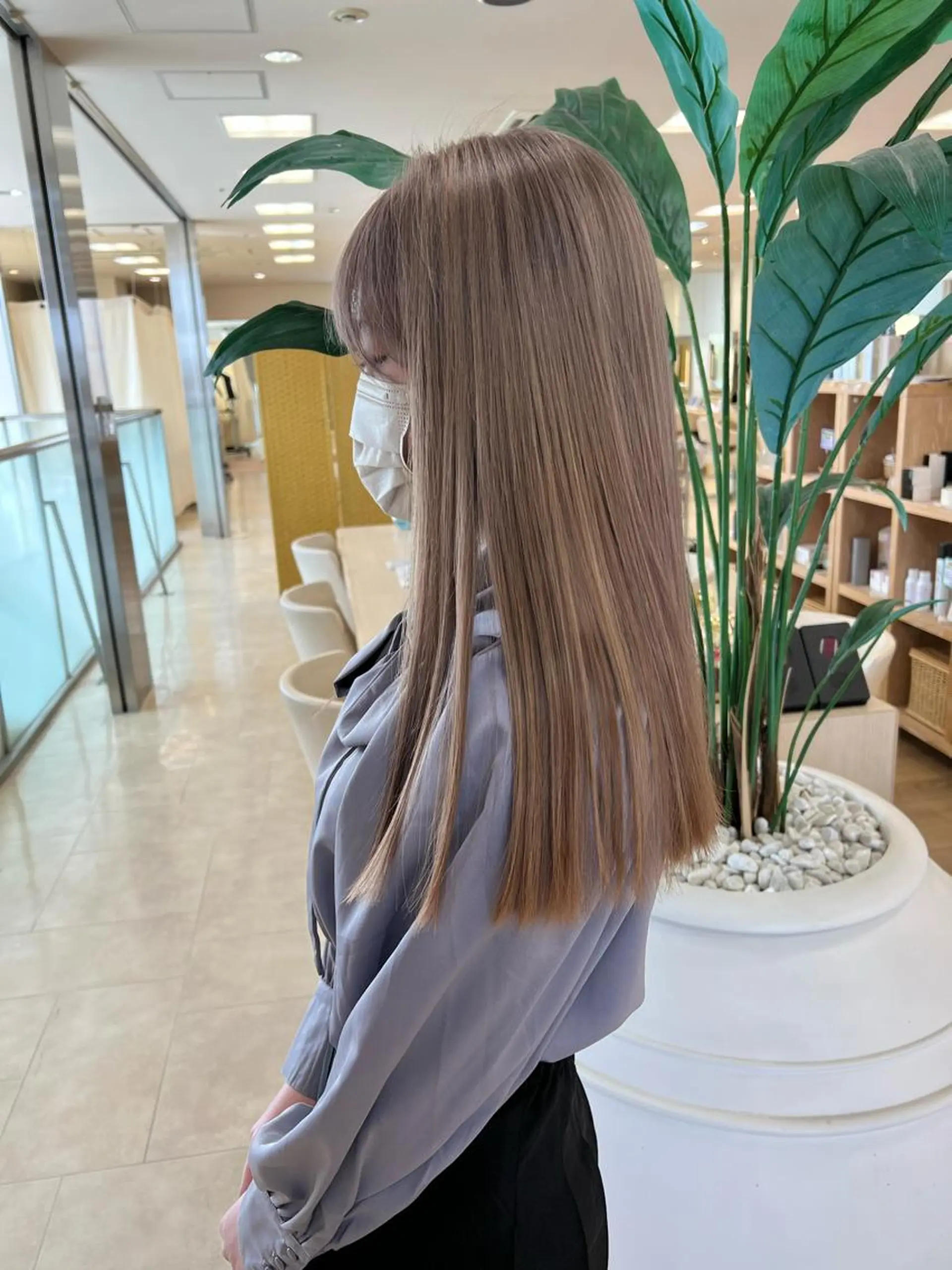 セミロング カラー ヘアカラー トリートメント ヘアセット ハイトーン/ウルフ /レイヤー/坂野幸伸のヘアスタイル