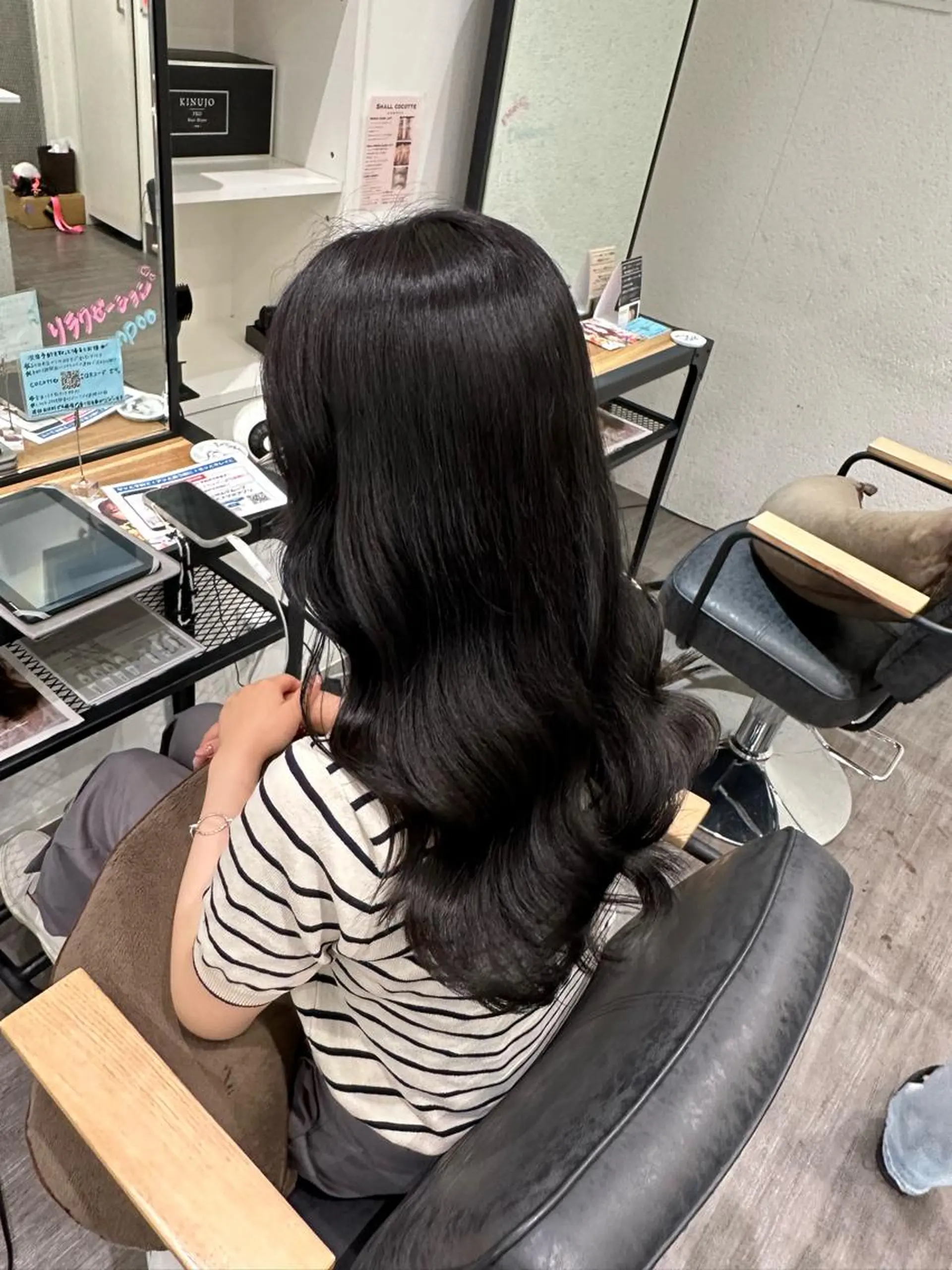 ロング カラー 黒髪 ブルーカラー ブルーブラック ヘアカラー トリートメント ヘッドスパ 上田 紗也のヘアスタイル