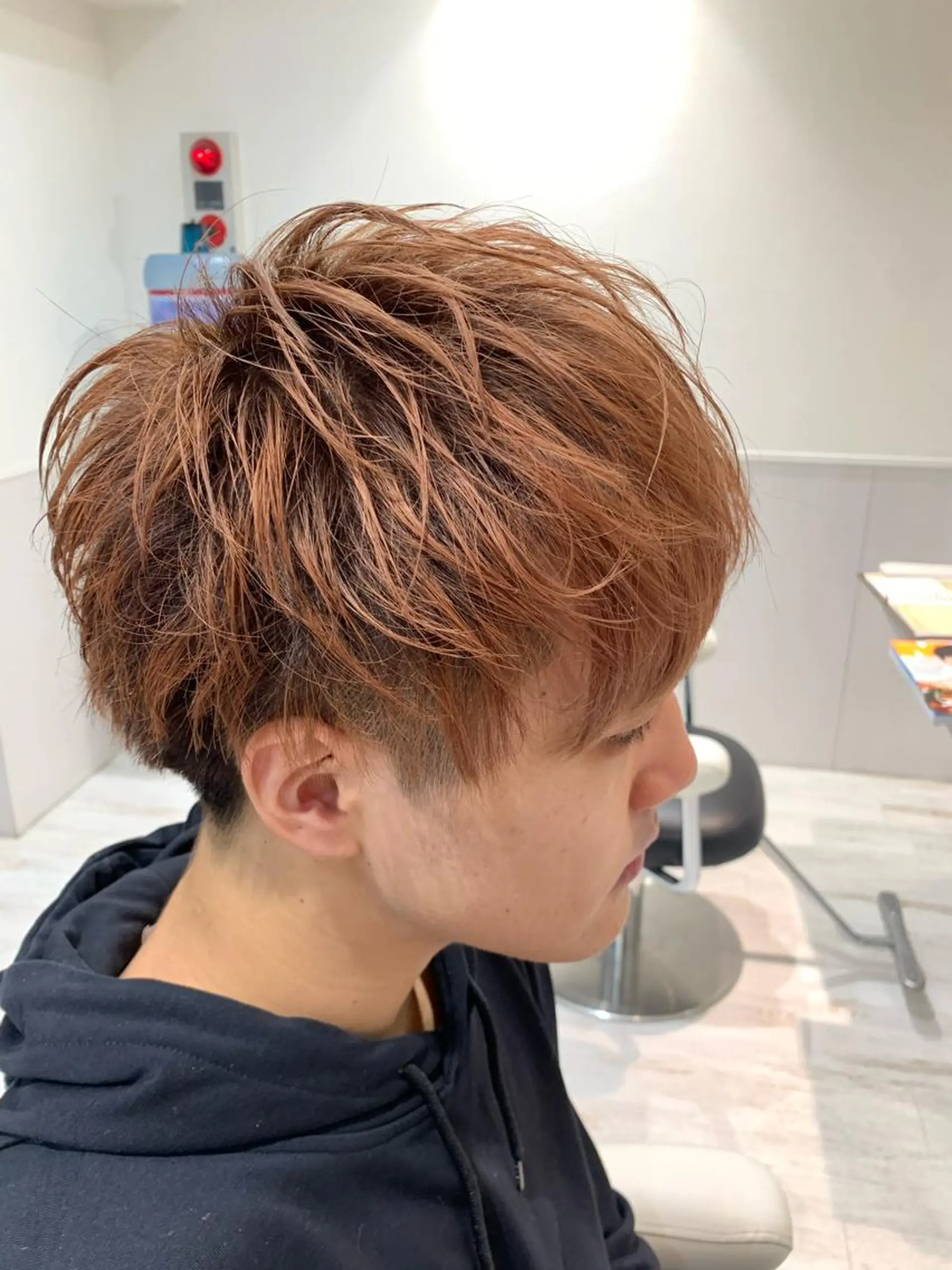 ショート カラー メンズ メンズハイトーン マッシュ ハイトーンカラー IwAsh中山所属・✂︎中山ブリーチ・ パーマ✂︎露木智也のヘアスタイル