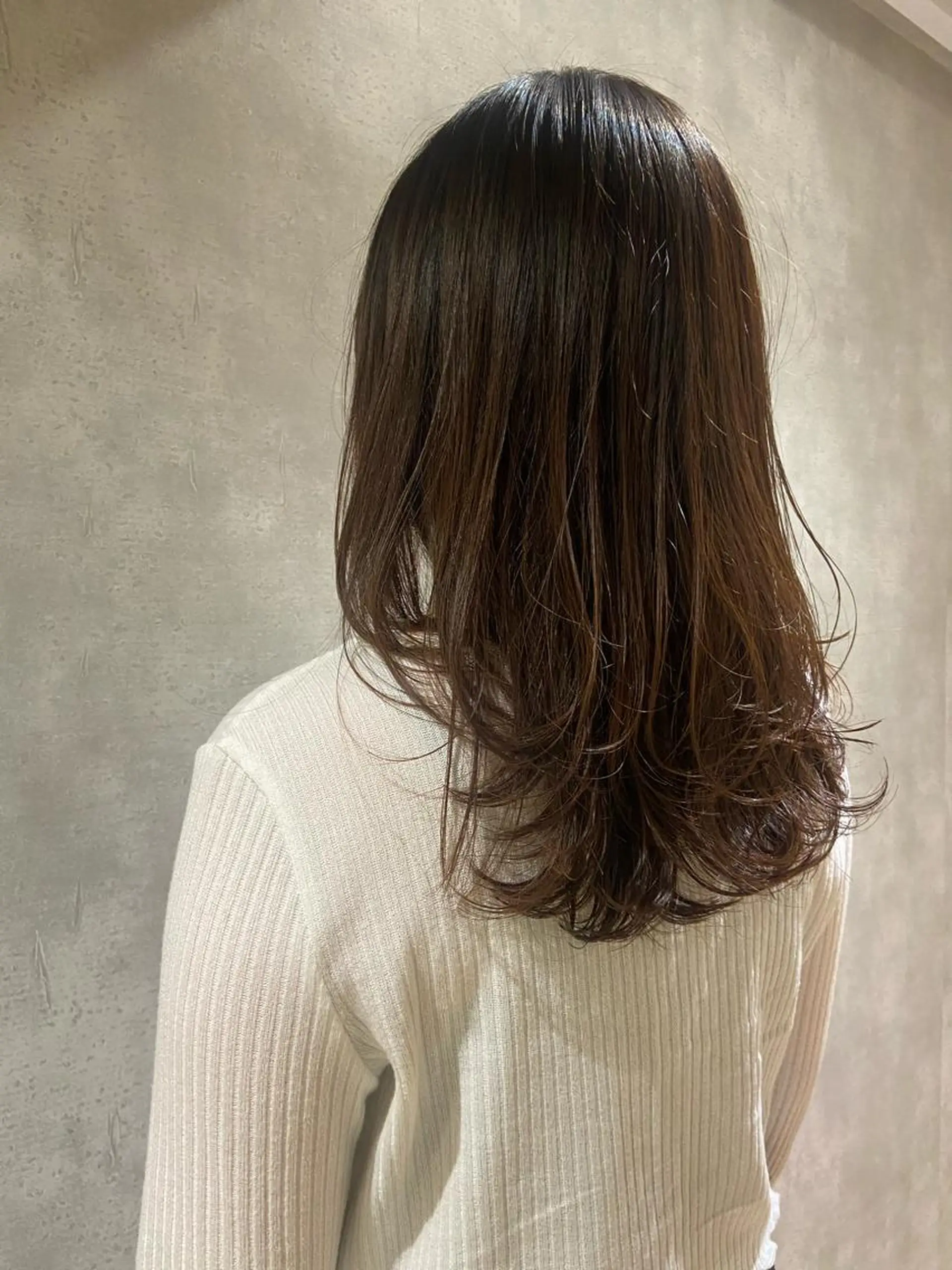 ミディアム レイヤーカット 🪽似合わせカラー RENA.🪽🩶のヘアスタイル