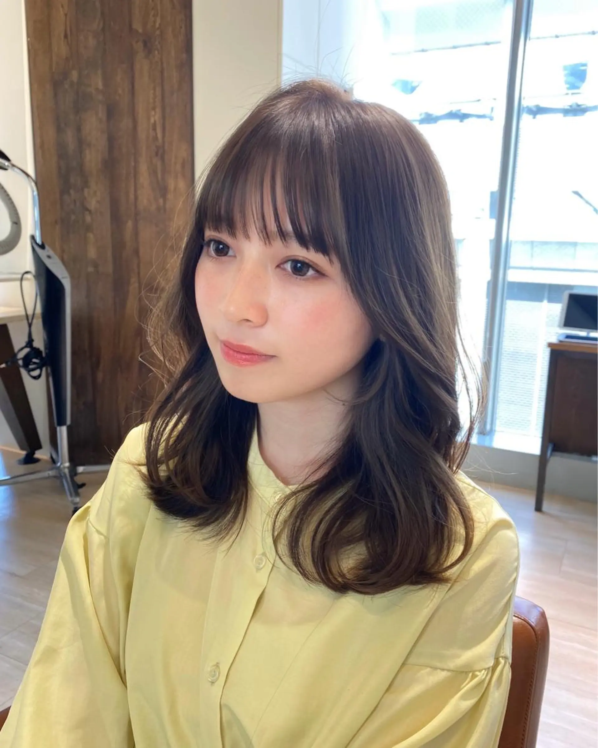 セミロング カラー ベージュカラー 透明感カラー イルミナカラー くびれヘア 韓国風ヘア ヘアカラー 佐藤 悠衣/透明感 カラー/似合わせ前髪のヘアスタイル