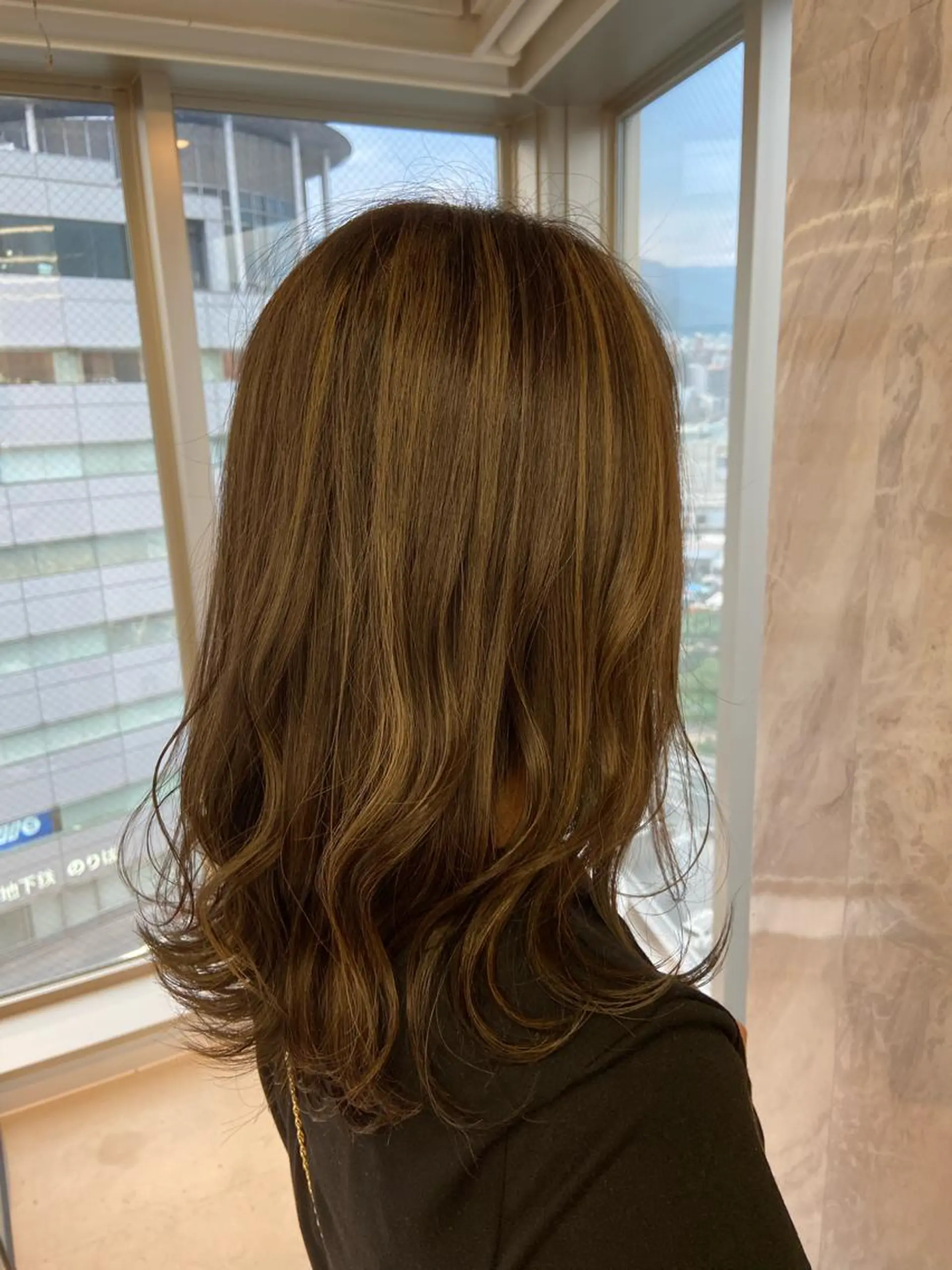 セミロング カラー カット ヘアカラー トリートメント EIGHT奥野 心太のヘアスタイル