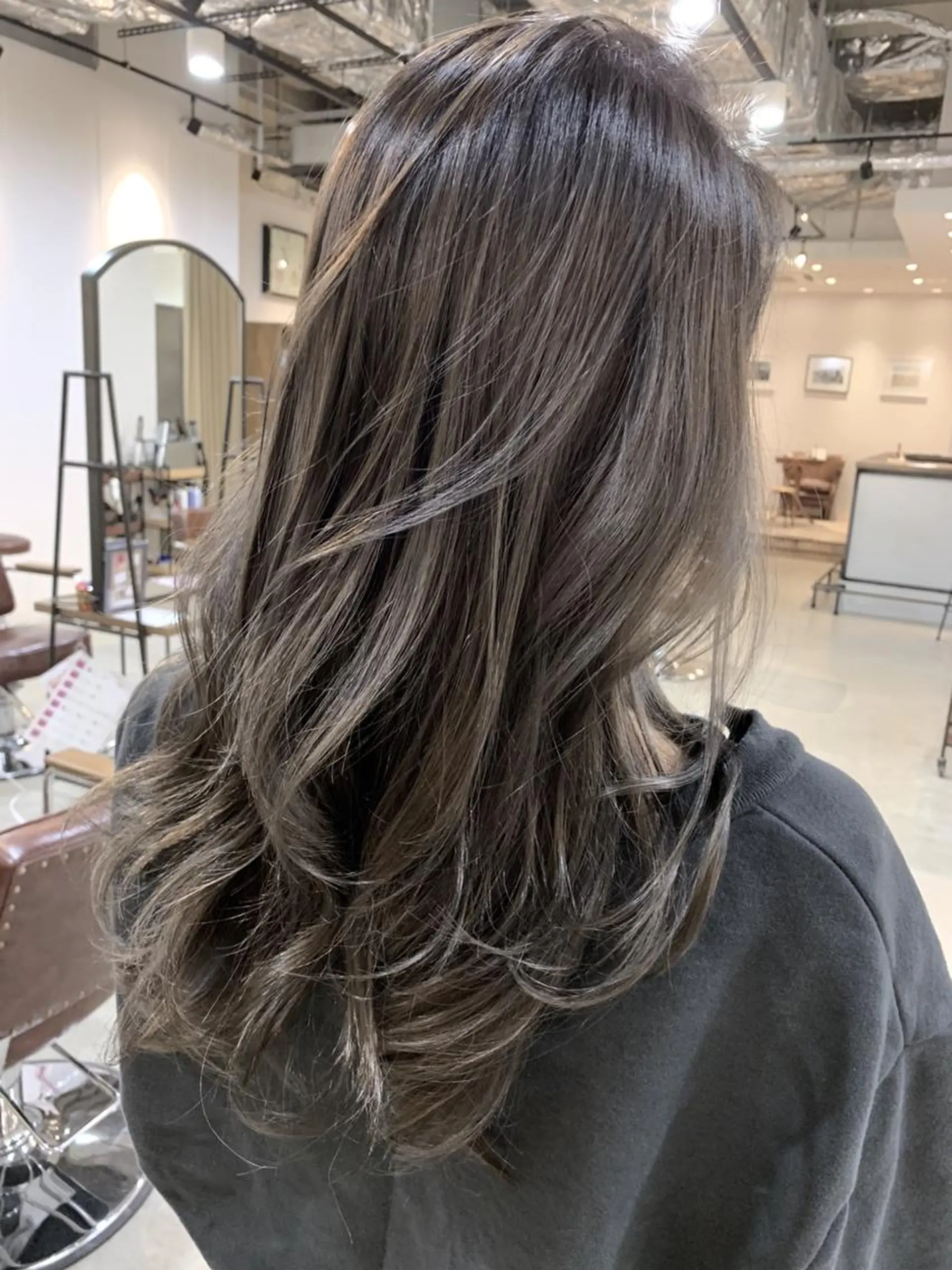 ロング カラー パーマ ヘアアレンジ メンズ キッズ ネイル マツエク・マツパ 中津No.1髪質改善 店長✨透ける暗髪のヘアスタイル