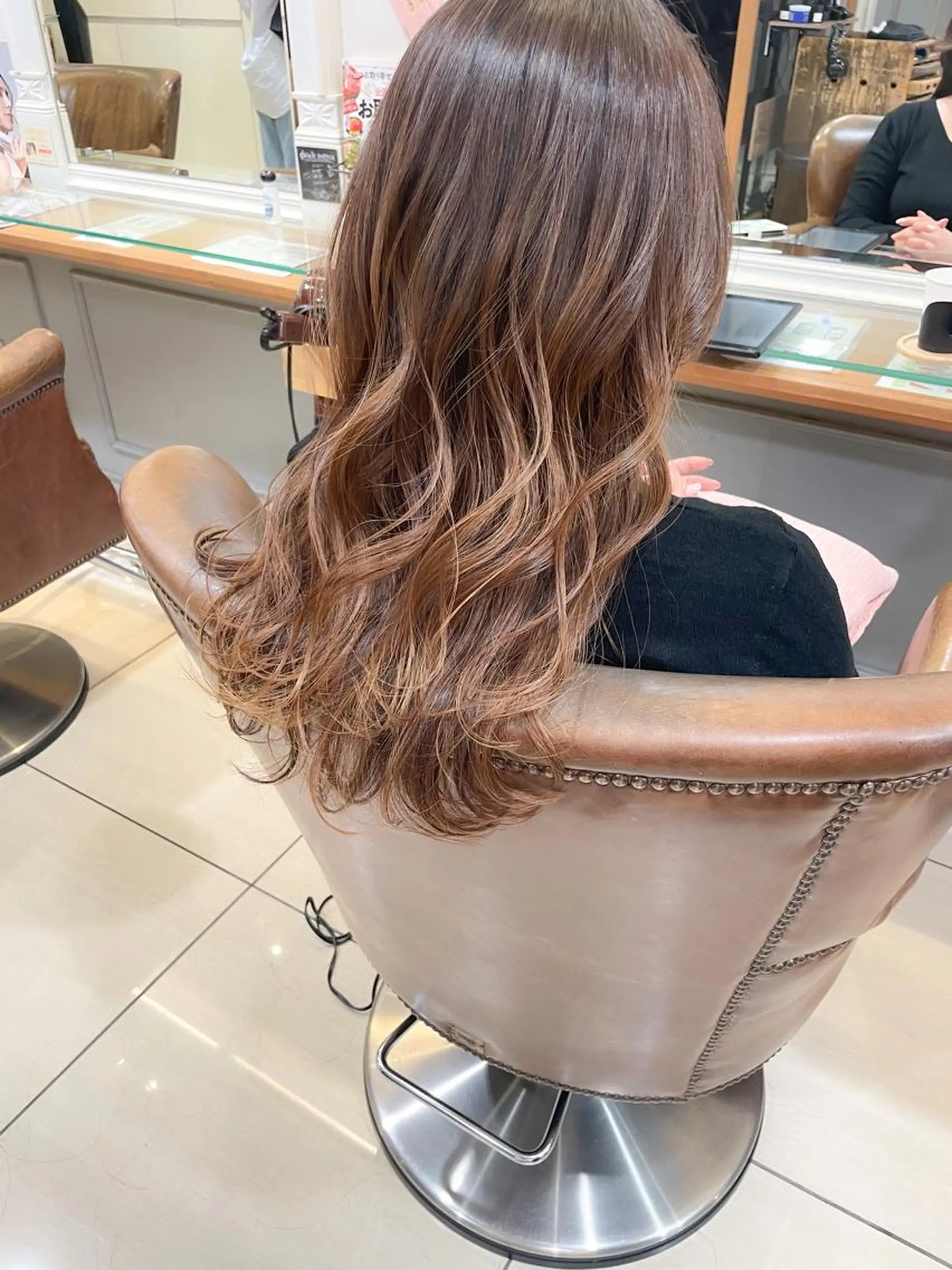 ロング カラー ベージュカラー グラデーションカラー ハイライトカラー ハイライト ✨カラー支持No.1 🧸ワキ カナコ🧸のヘアスタイル