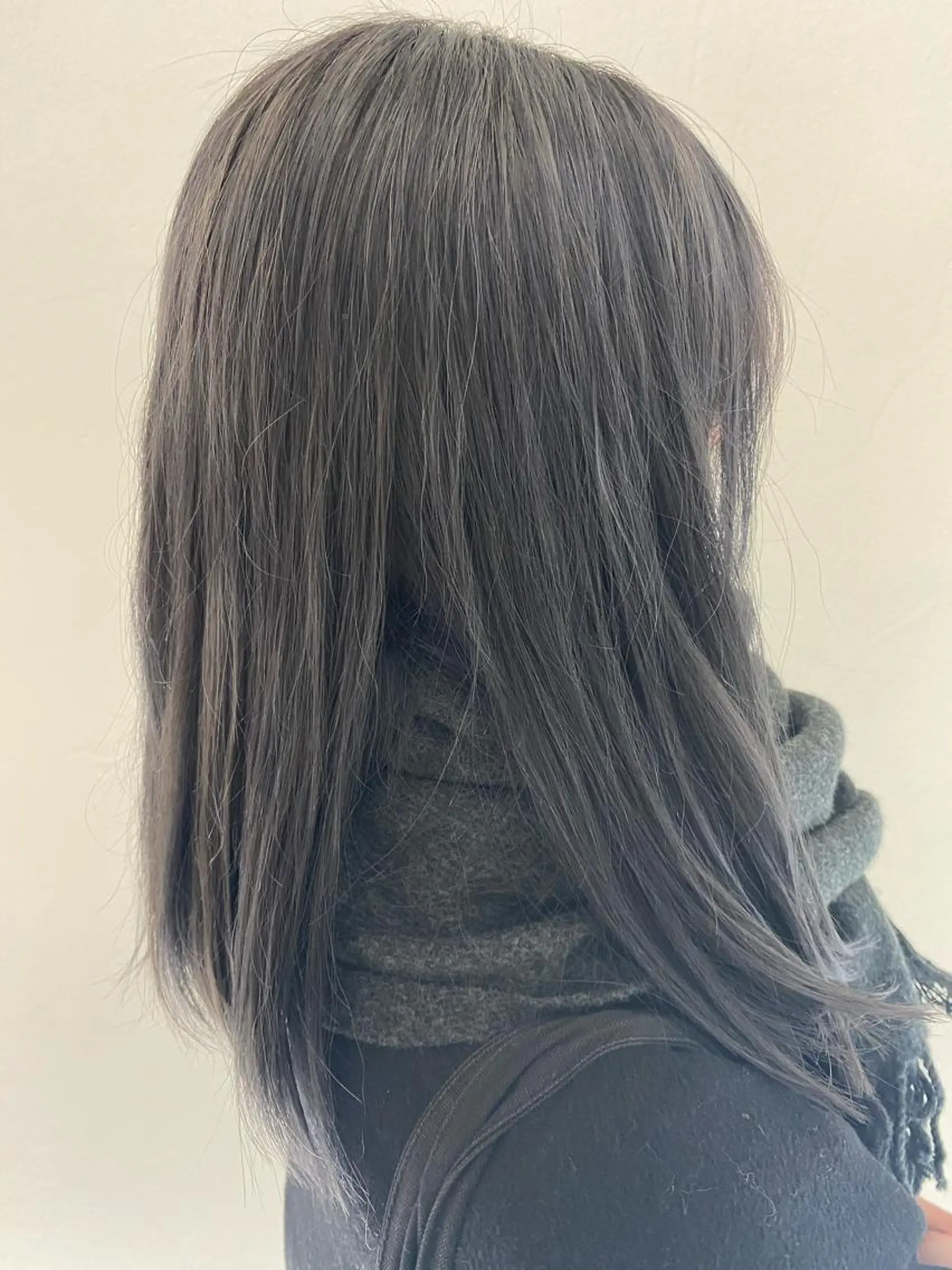 セミロング カラー ブリーチ 透明感カラー グレージュ 柳澤 和也のヘアスタイル