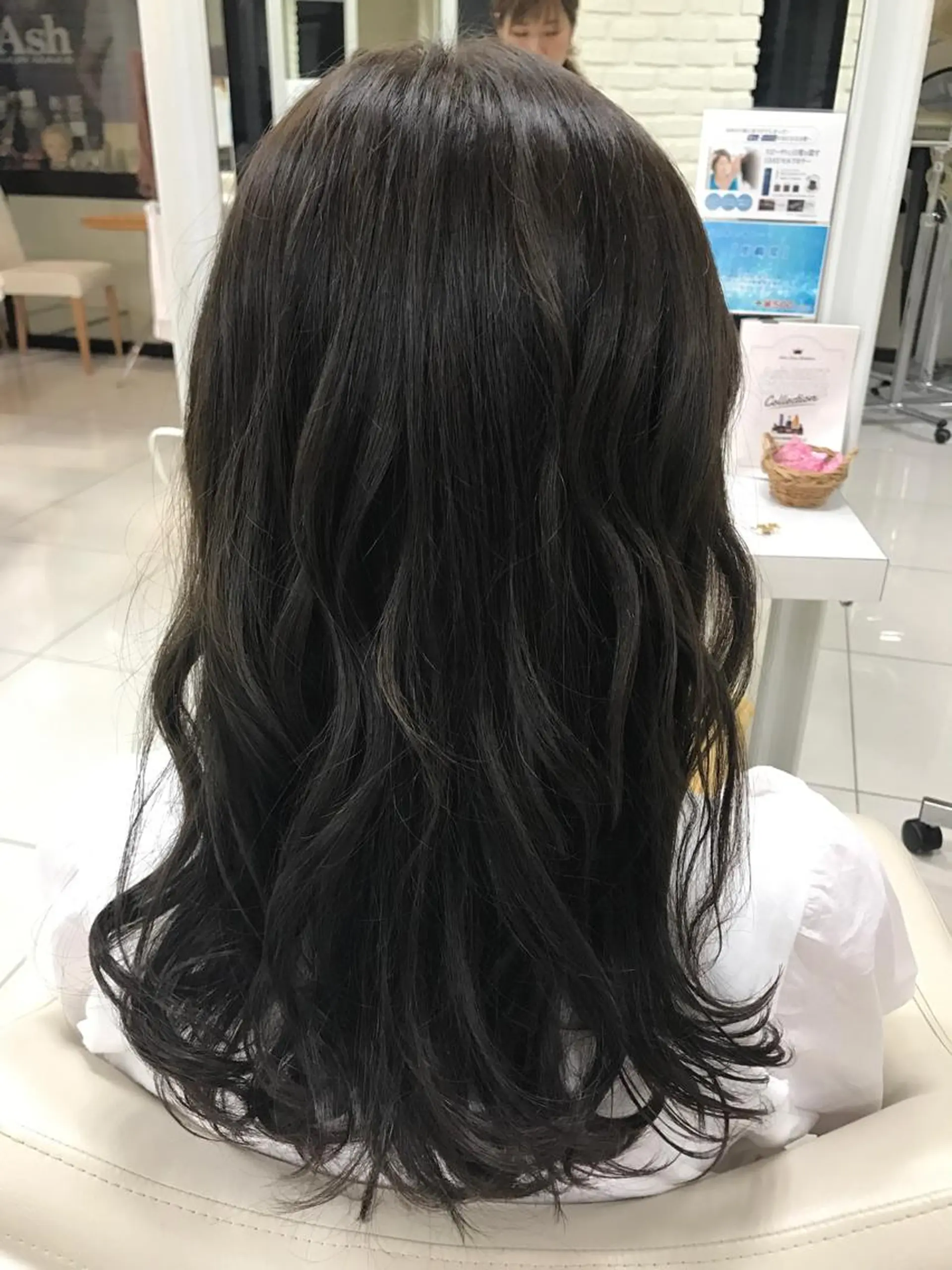 ロング カラー アッシュ アッシュグレー 【暖色カラー特化】 中山由梨のヘアスタイル