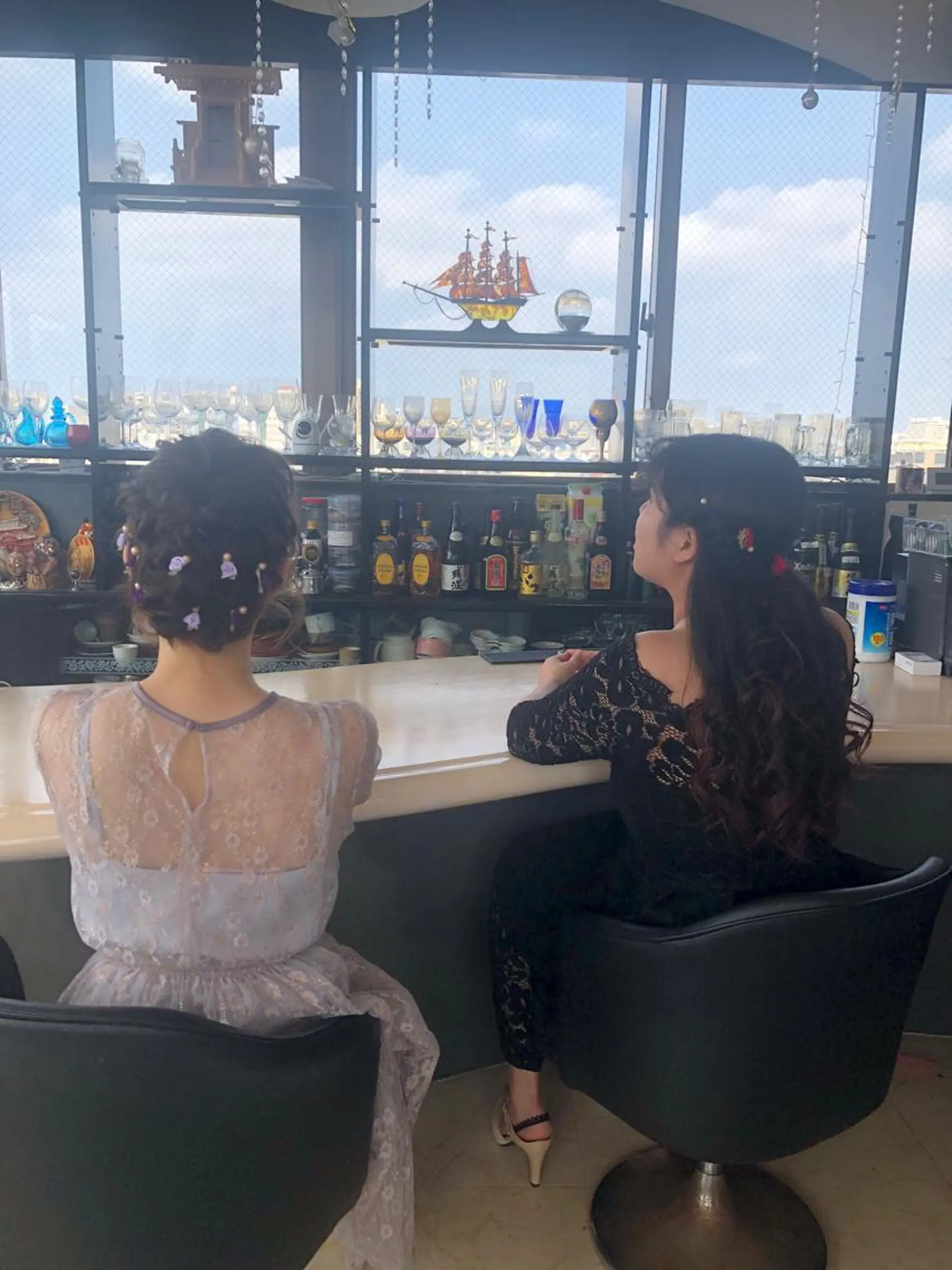ロング カラー パーマ ヘアアレンジ メンズ キッズ ネイル マツエク・マツパ 銀河 ティンガーラのヘアスタイル