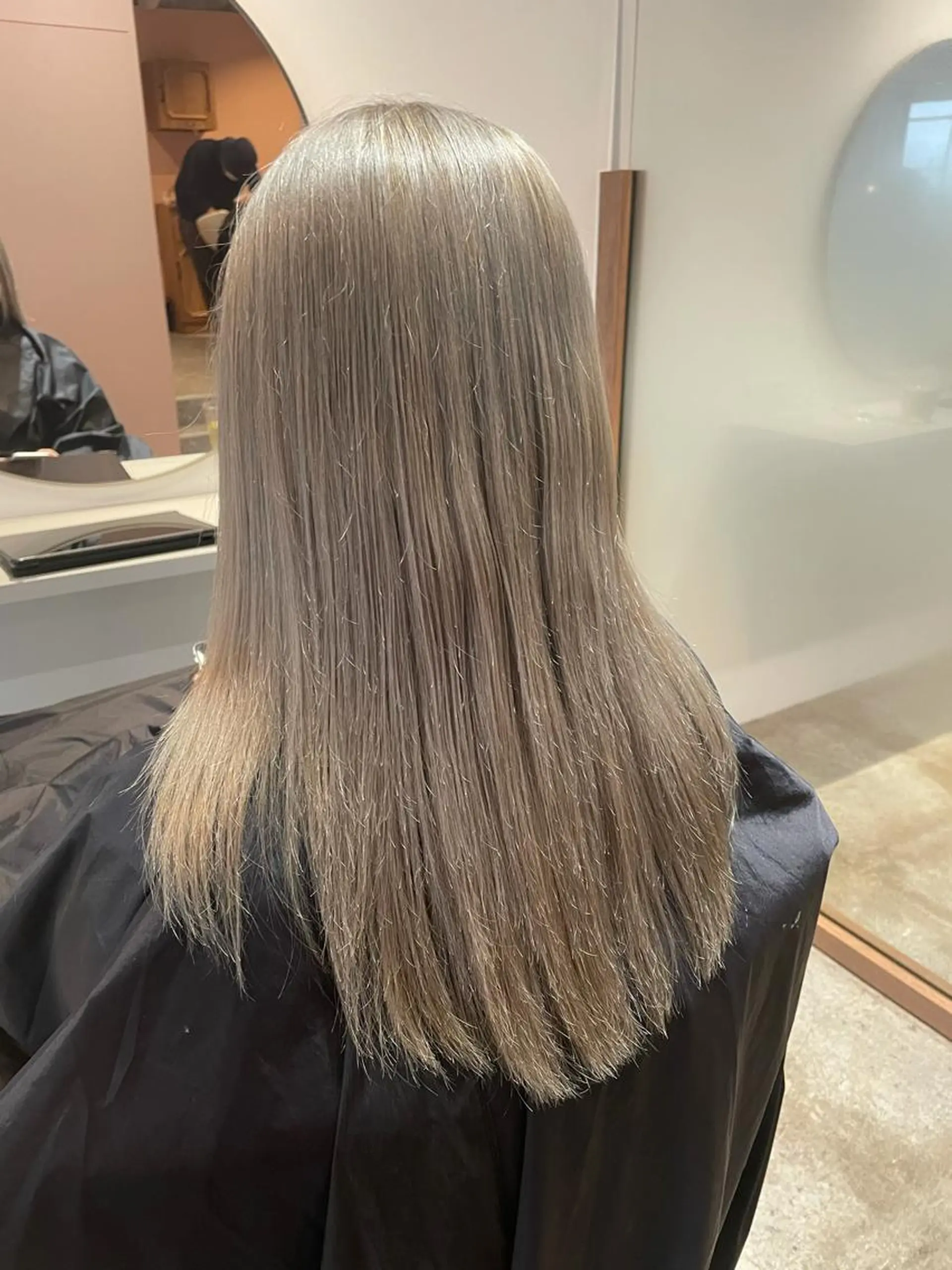 セミロング カラー ベージュカラー ブリーチ ホワイトベージュ 中目黒🌼 🌼ハナのヘアスタイル