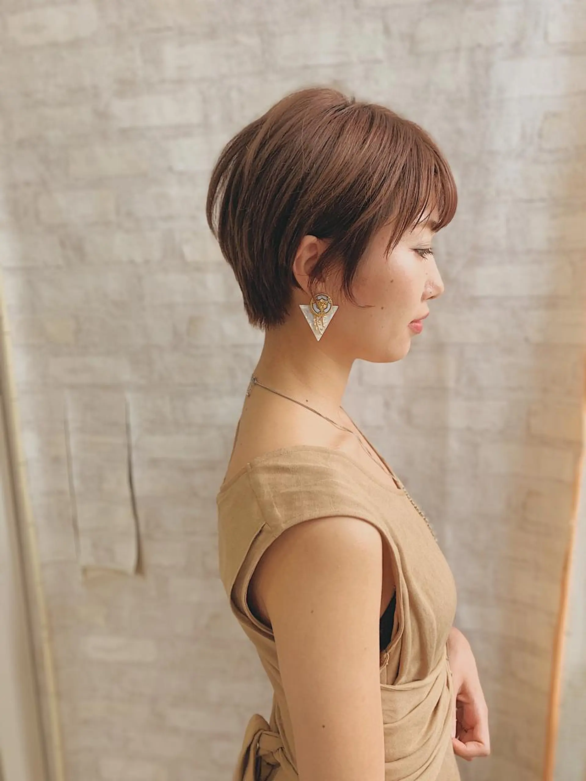 ショート カラー ベージュカラー ブリーチ ハイトーンカラー RYUのヘアスタイル