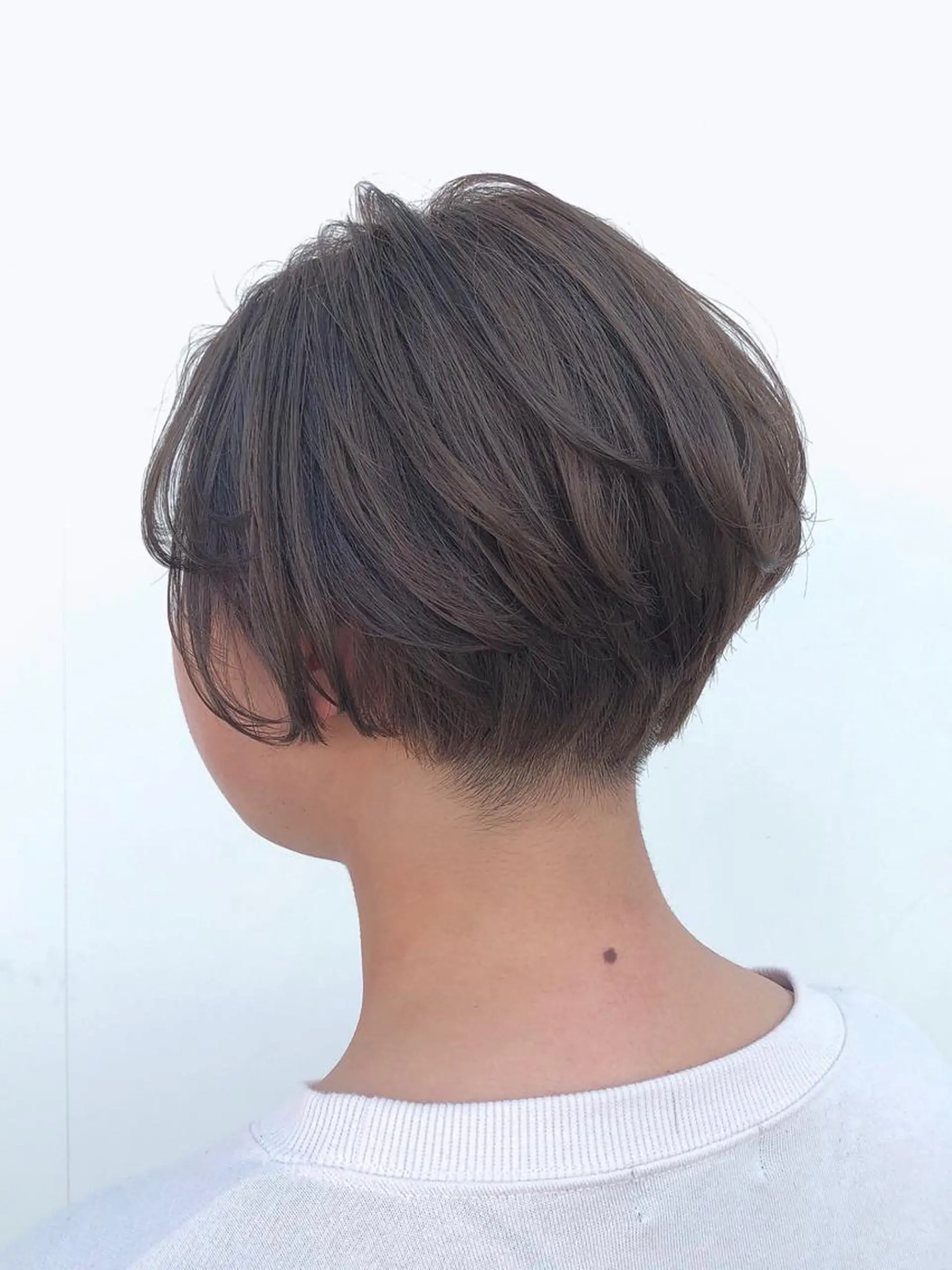 ショート カラー 韓国🩵海外ヘア 宮川華奈のヘアスタイル