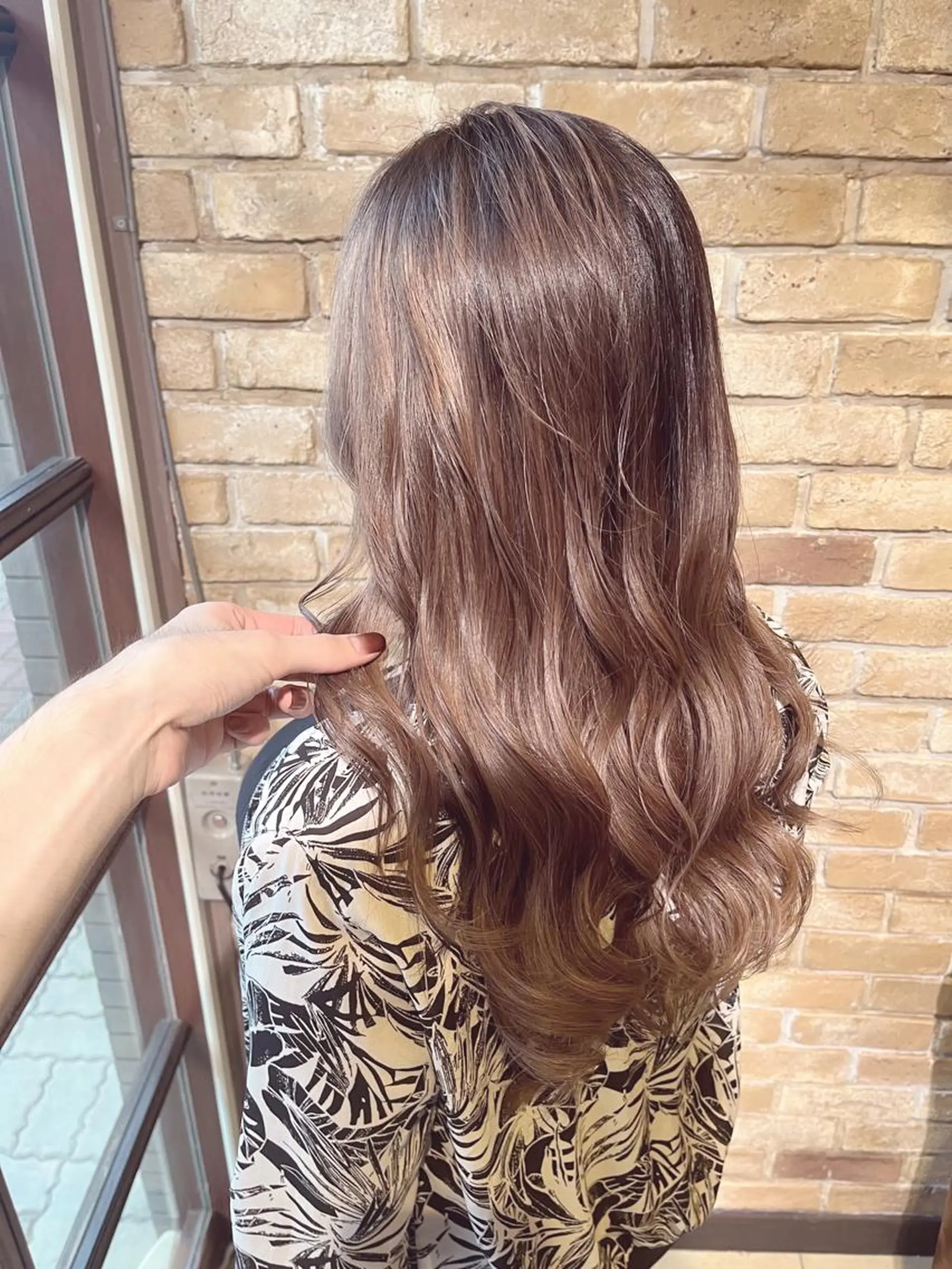 ロング ヘアカラー 🧡ミルクティー/ レイヤー🧡ショウナのヘアスタイル