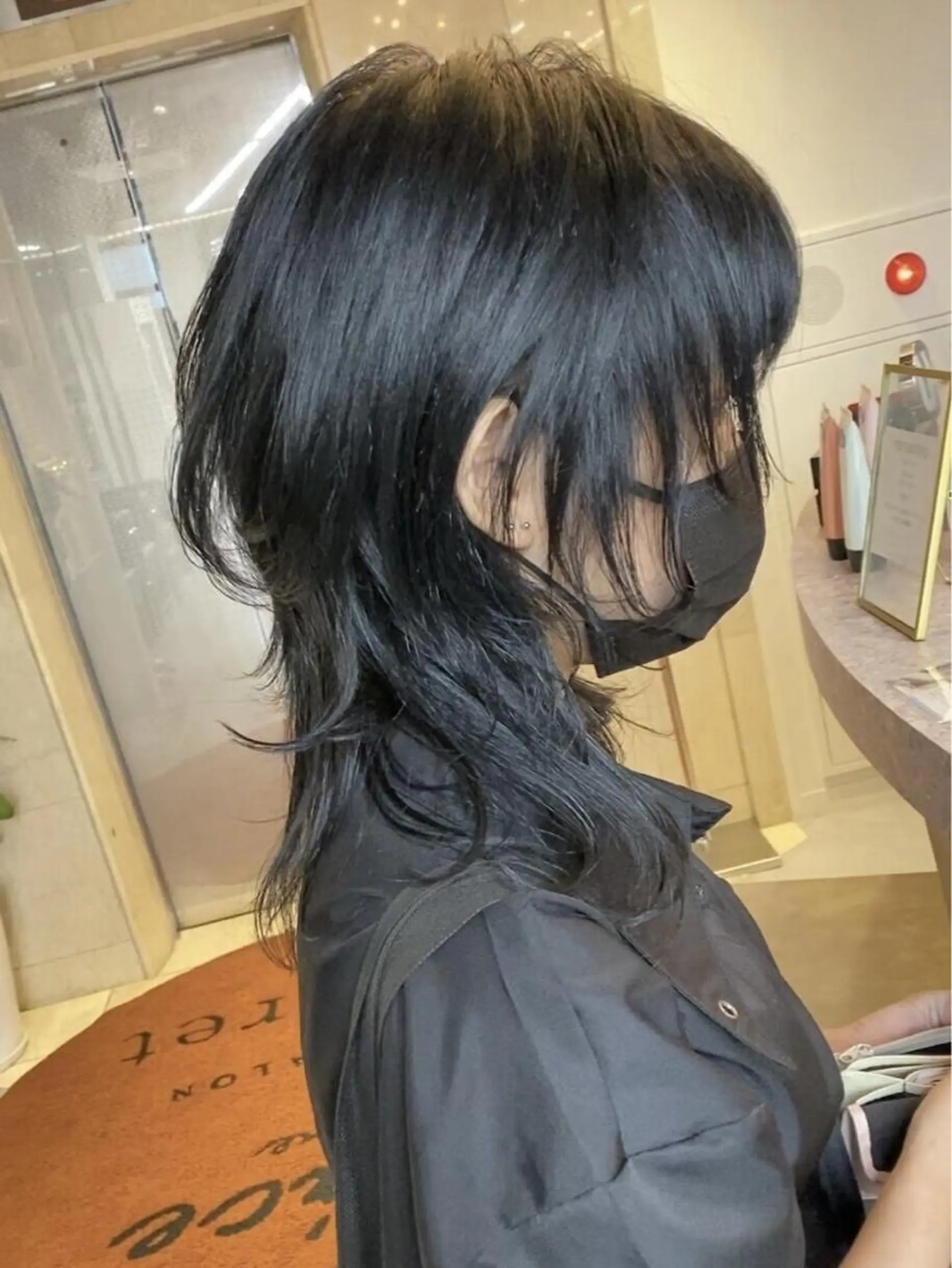 ミディアム カラー パーマ ヘアアレンジ 切りっぱなしボブ ミディアムパーマ アディクシーカラー ミストバング ベージュカラー alo【大阪梅田】所属・【梅田美容室】 中道智紀✂️のヘアスタイル