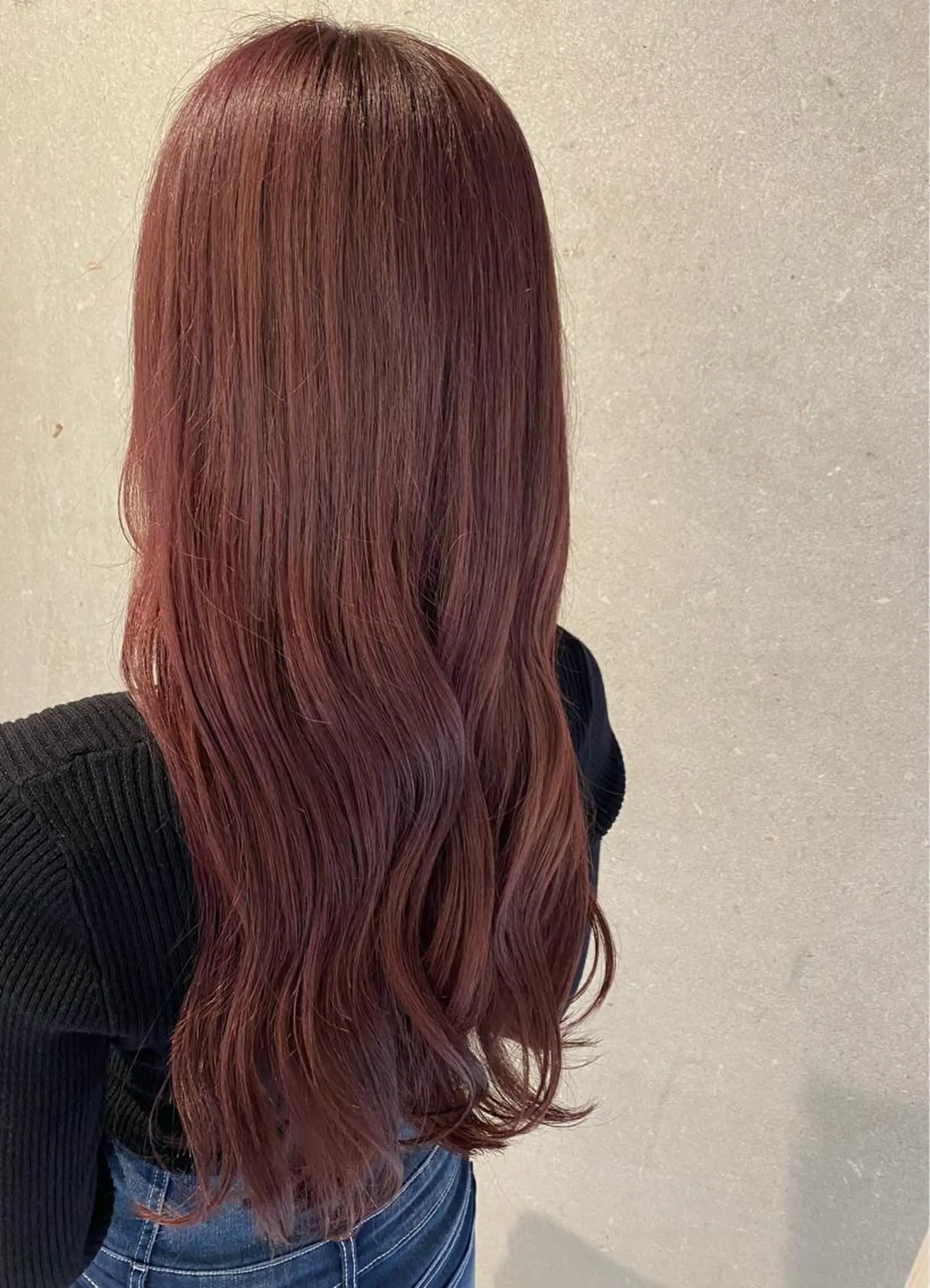 ロング カラー ブラウンカラー イルミナカラー ピンクカラー ピンクブラウン ヘアカラー トリートメント 前田 美桜のヘアスタイル