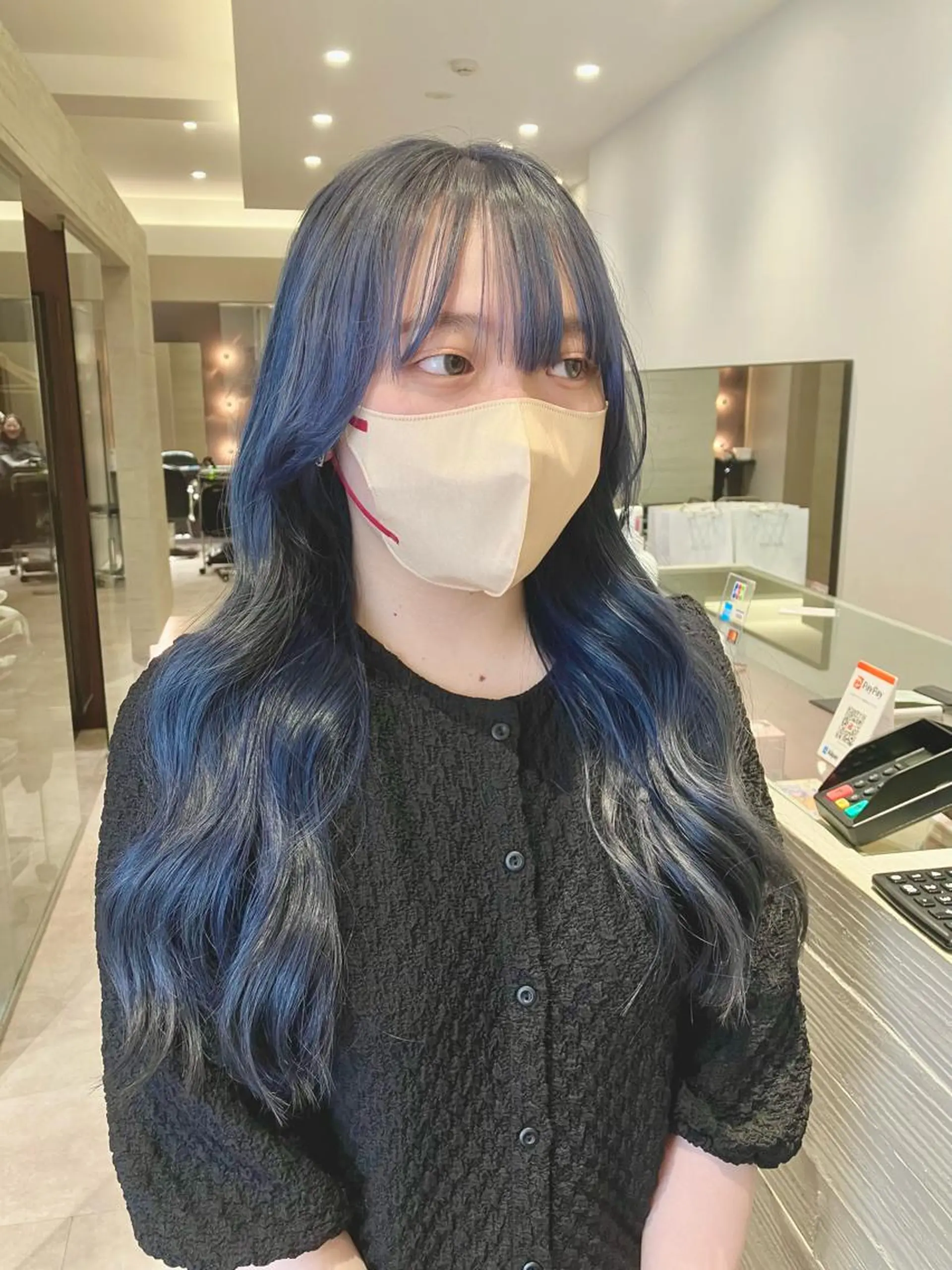 ロング カラー ブルーカラー ブルージュ ネイビーカラー サキ🤍ハイトーン 🩰くびれ巻きヘアのヘアスタイル