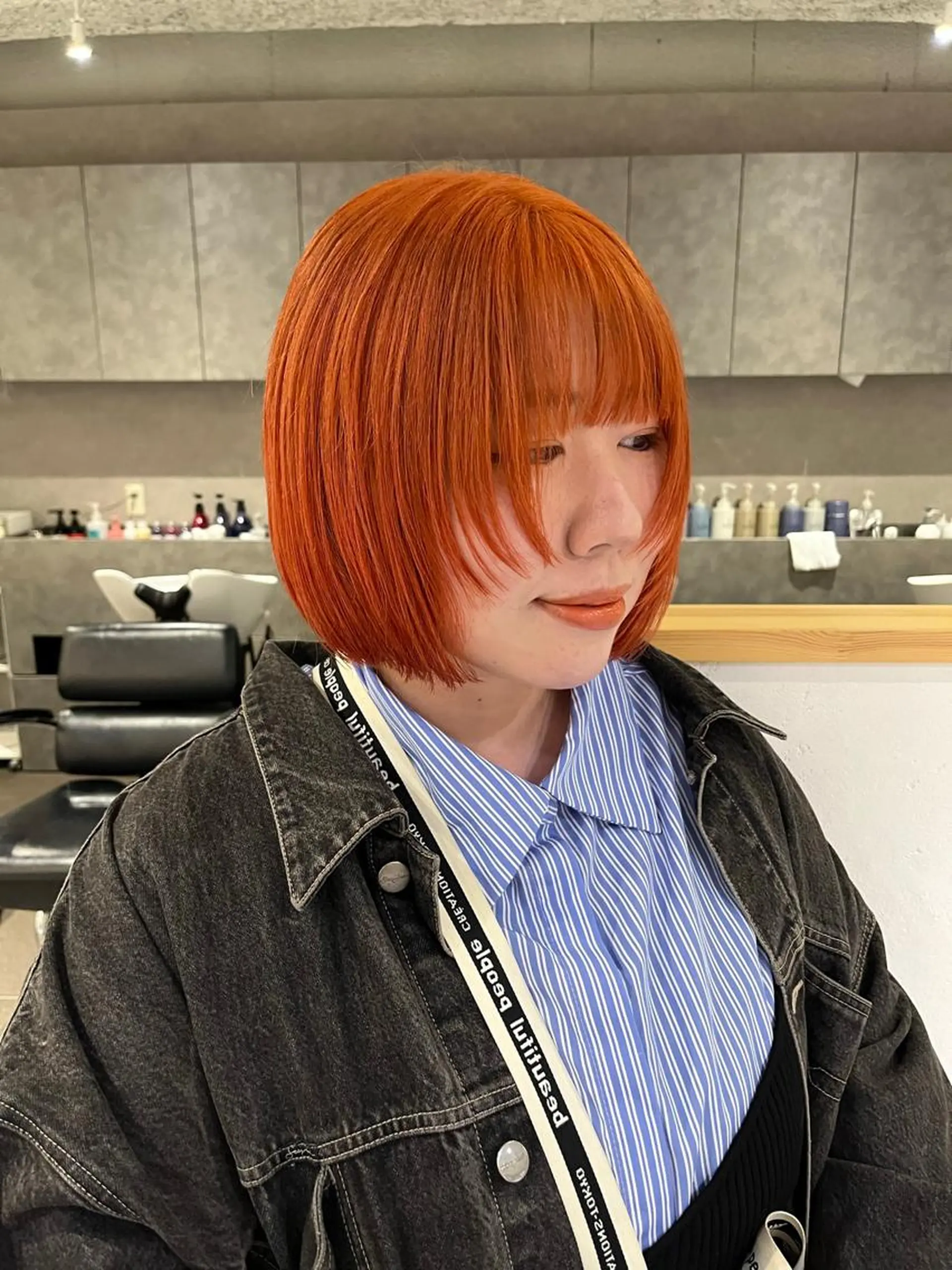 ショート カラー ハイトーンカラー オレンジ ボブ ウルフカット ウルフボブ ヘアカラー トリートメント 桃果 momokaのヘアスタイル